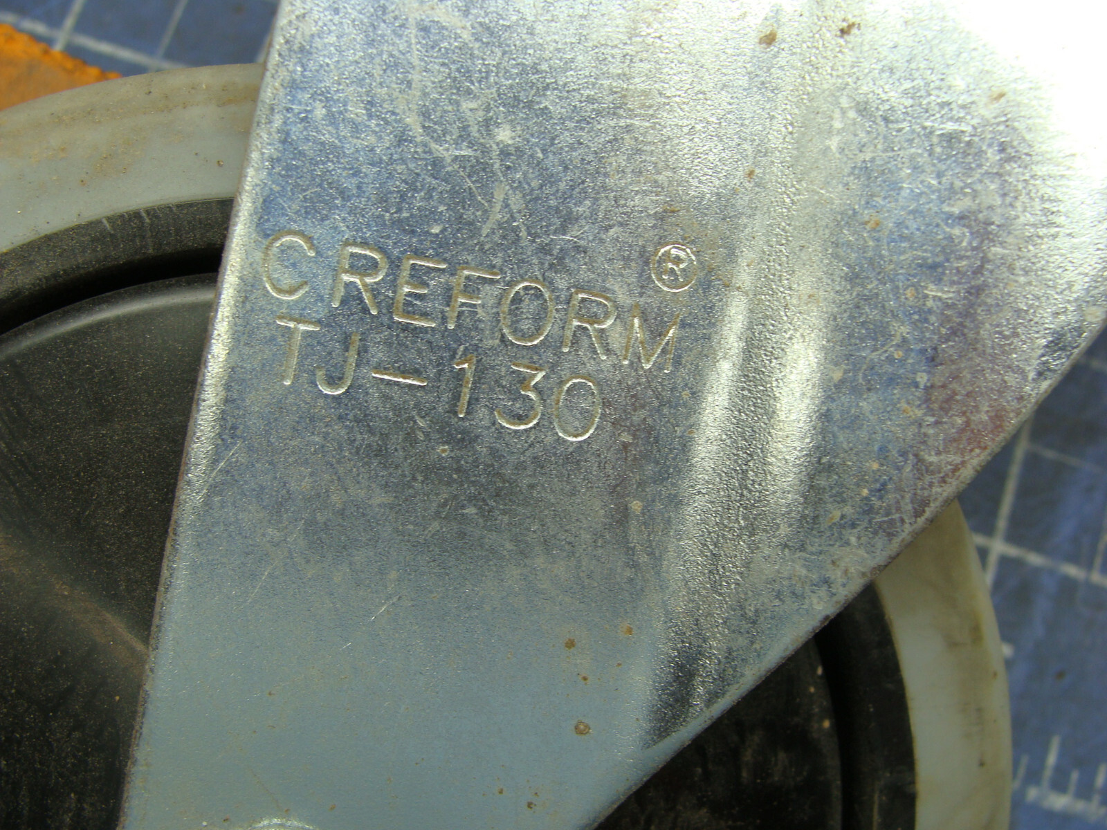 LOT OF 2 CREFORM FAULTLESS CASTERS TJ-130 5″ X 1-1/4″ BASE 5″ X 4″