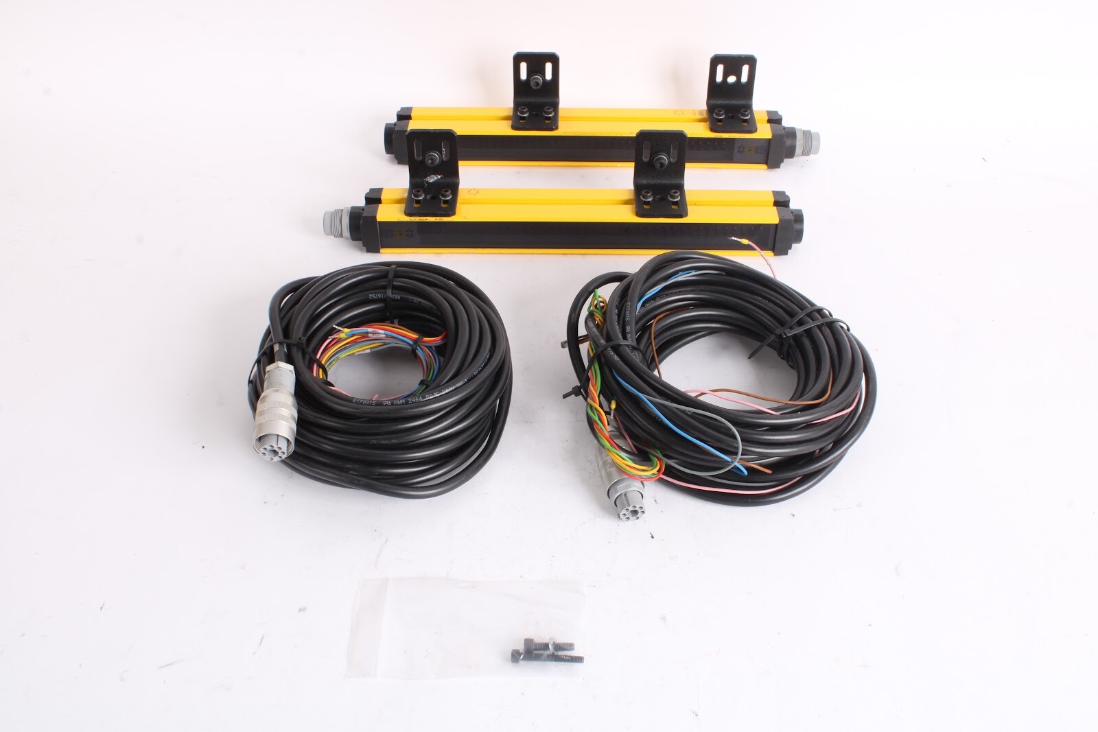 Sick C40E-0301AH030 and C40S-0301AA030 C4000 Basic Light Curtain with 2x Cables