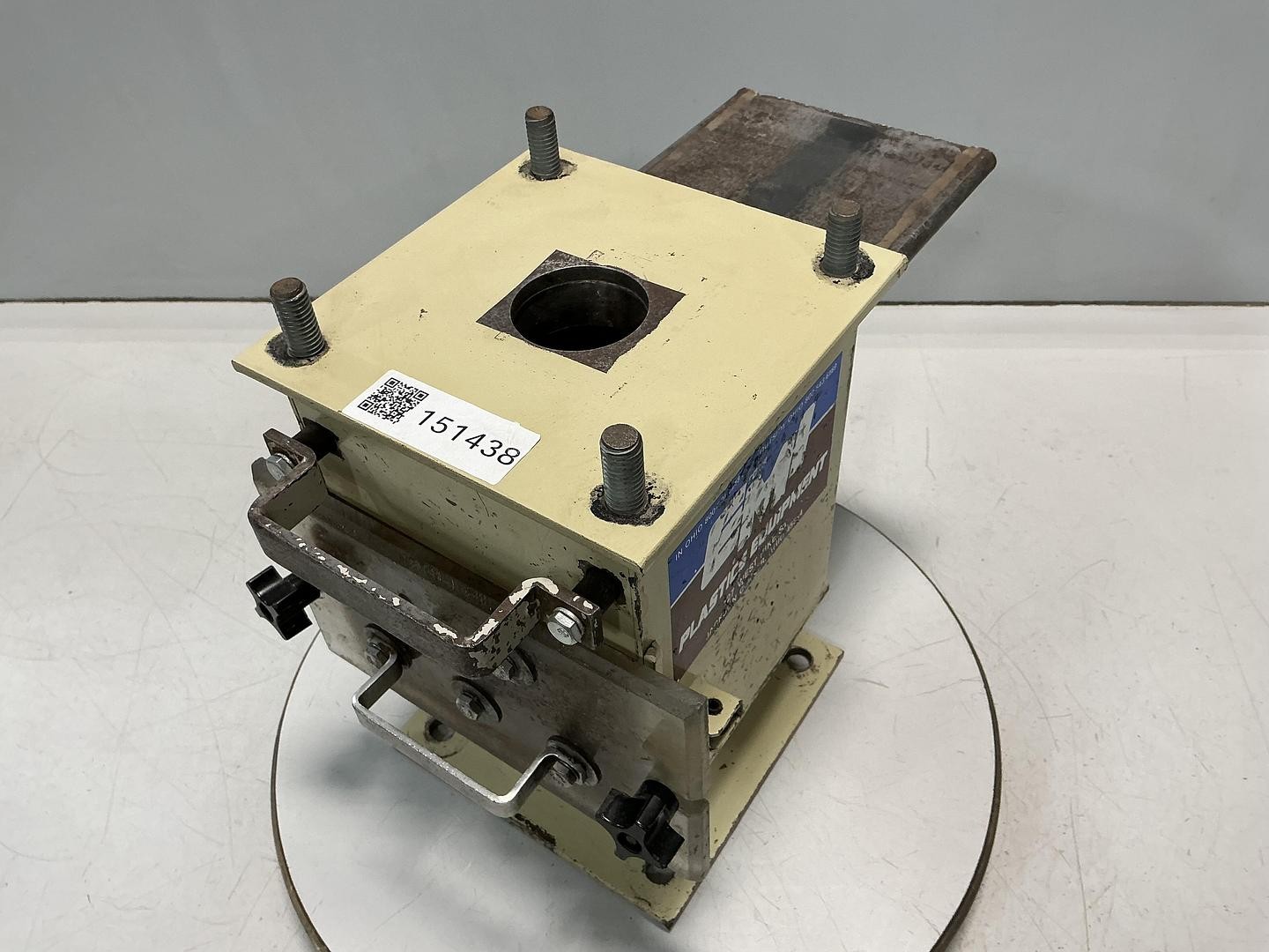 EMI METAL FABRICATING Drawer Magnet USED #151438
