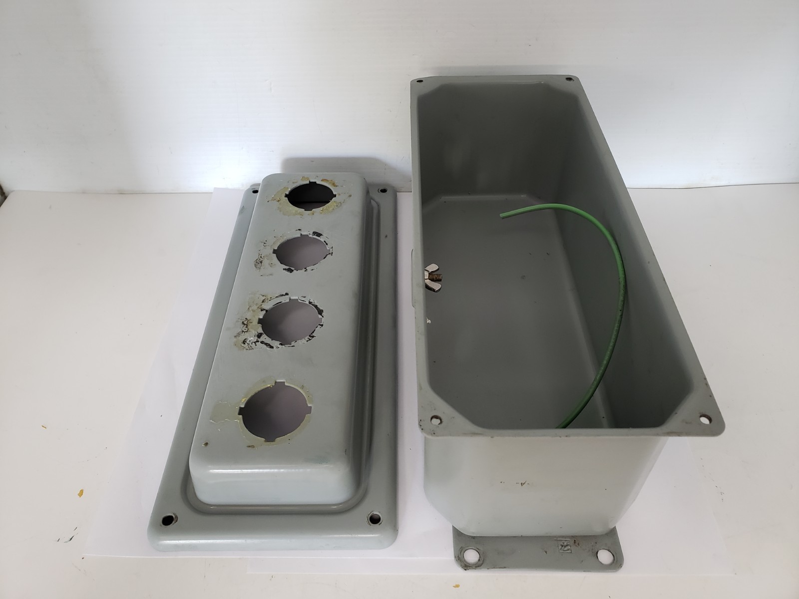 HOFFMAN E-D4PBX CONTROL PANEL PUSH BUTTON ENCLOSURE METAL 4 UNIT