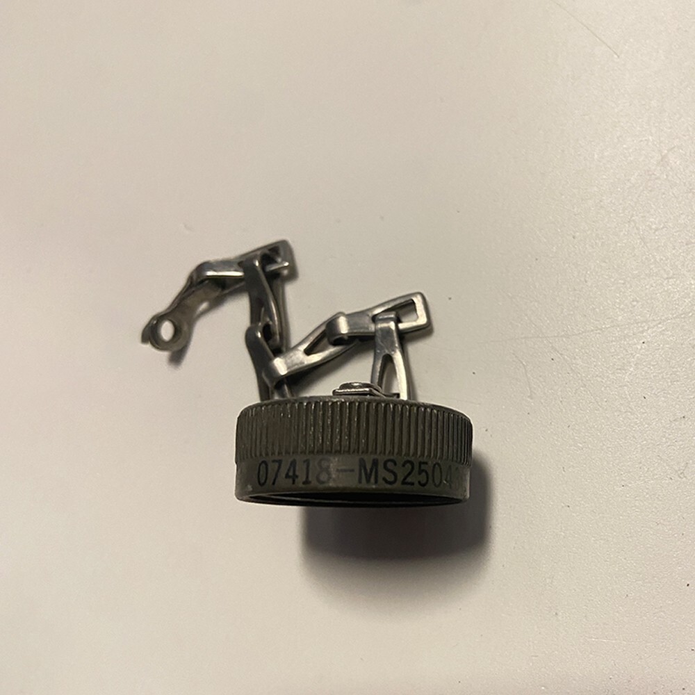 A lot of 9 Amphenol 9836 Cannon Connector 07418-MS25043-18D