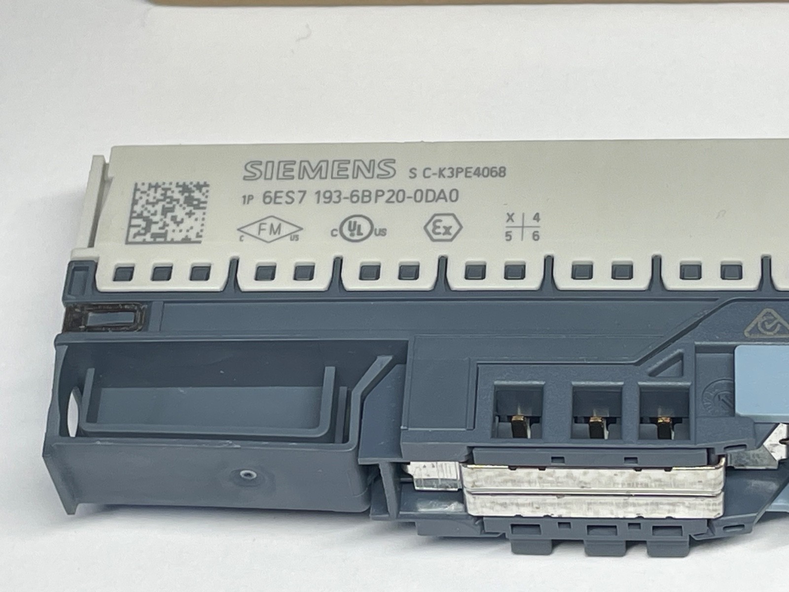 Siemens 6ES7 193-6BP20-0DA0 Base Unit Simatic ET 200SP