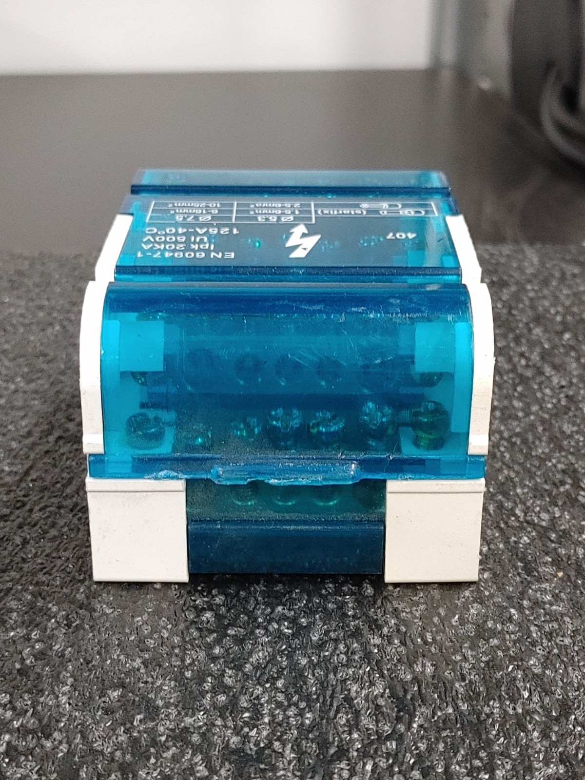 EN 60947-1 20KA Ui 500V 125A Distribution Block