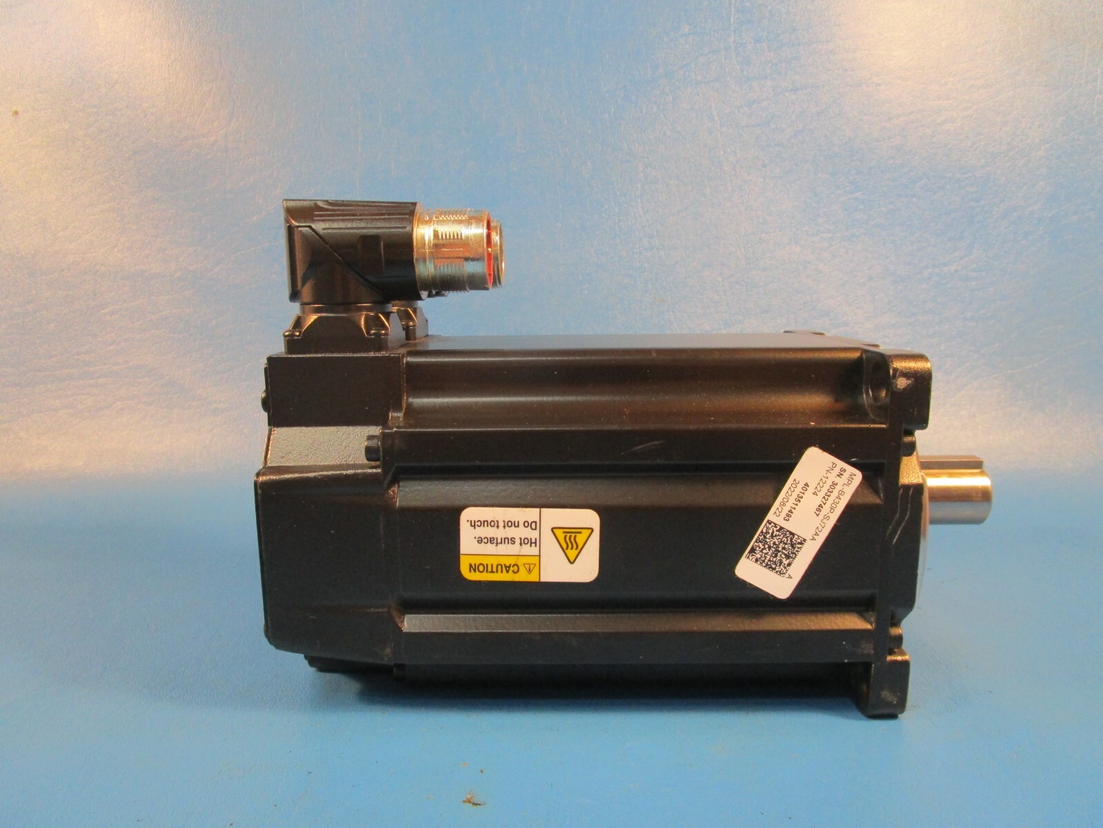 ALLEN BRADLEY MPL-B430P-SJ72AA, Inverter Duty AC Servo Motor, 460 V, Frame Size