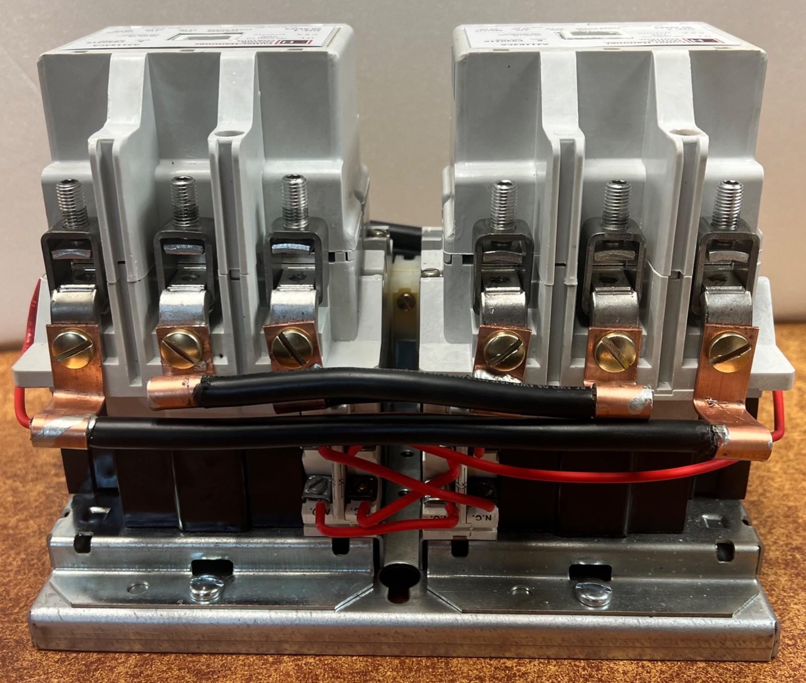 A211K3CA Size 3 Cutler Hammer Westinghouse Reversing Contactor 90 amp 120 v coil