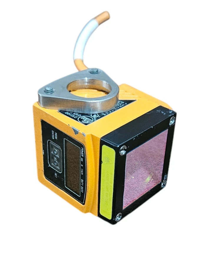 IFM ELECTRONIC 01D100 01DLF3KG LASER DISTANCE SENSOR RANGE: 0.2-10 M, 30VDC