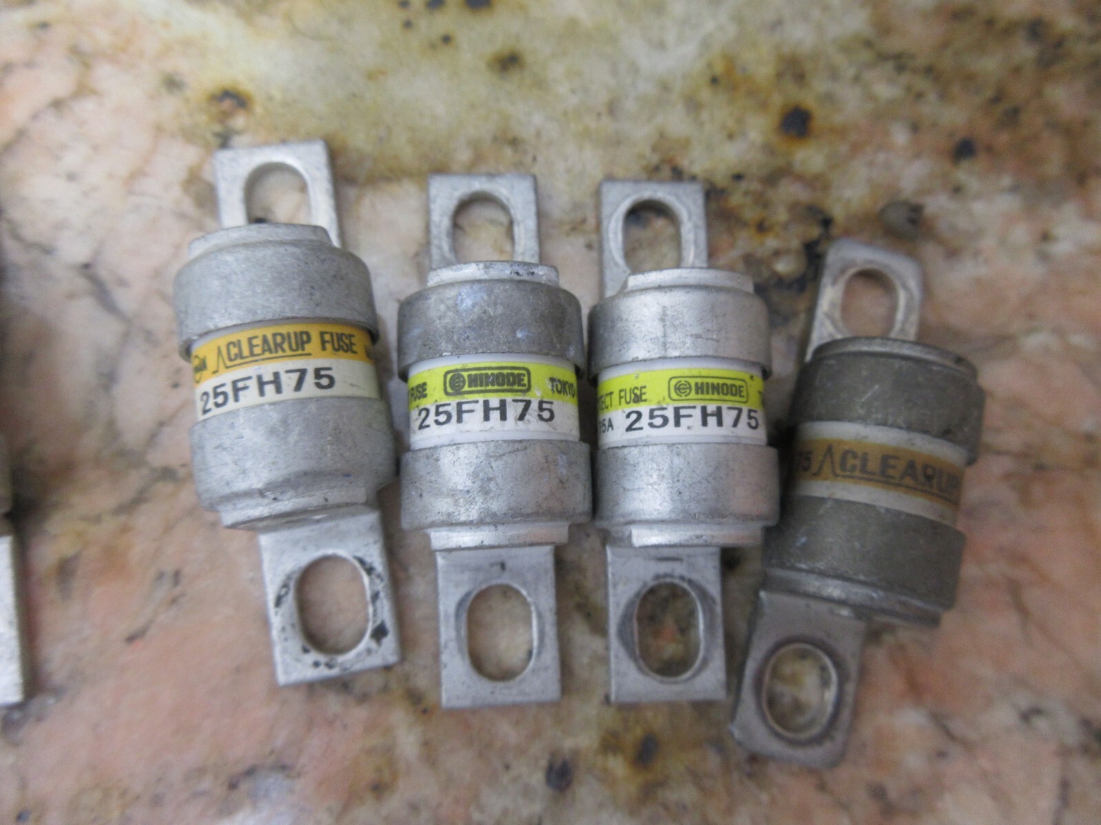 KYOSAN CLEAR UP FUSE 25FH75 LOT OF 4 PIECES