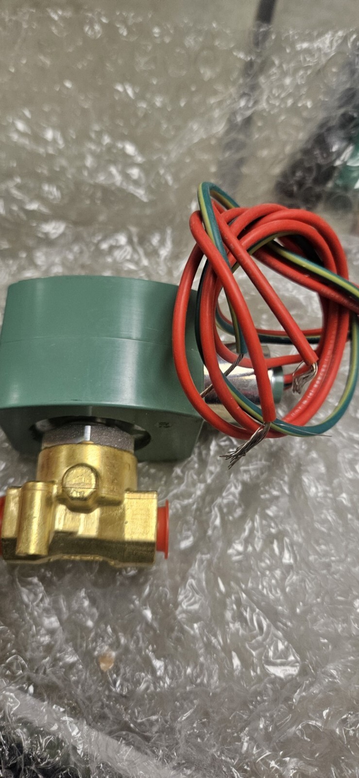 ASCO 8262B210B SOLENOID/AIR-CONTROLLED 2,3,& 4 WAY VALVES NIB