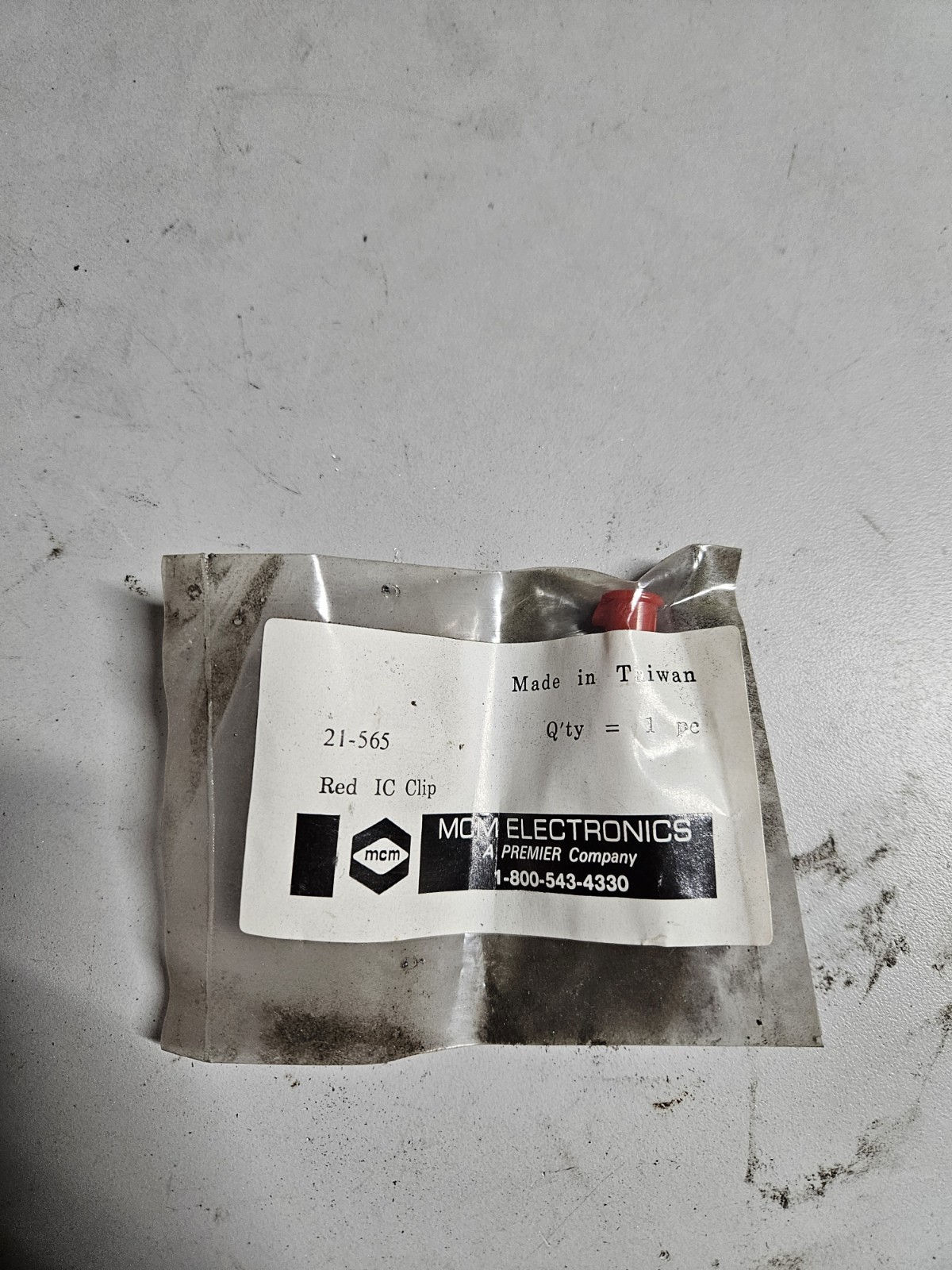 Red IC Clip 21-565