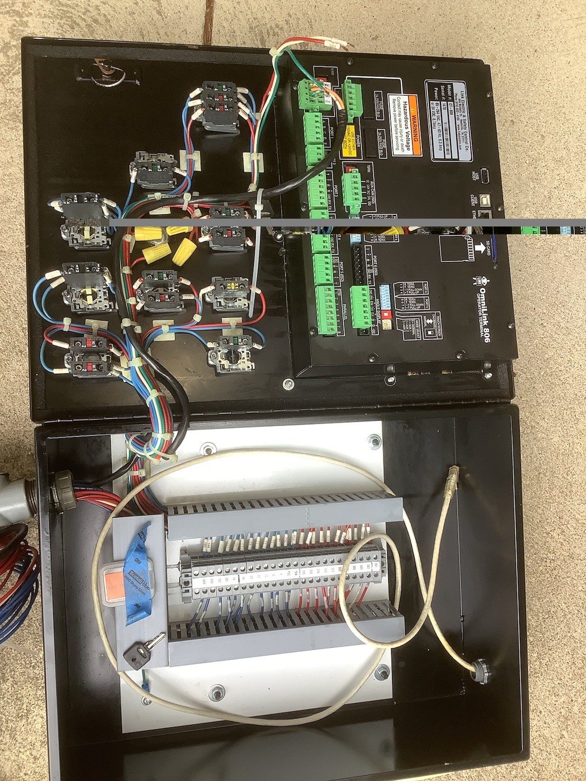 USED LINK ELECTRIC Omnilink 806 LCD OPERATOR TERMINAL & Cables off Working Press
