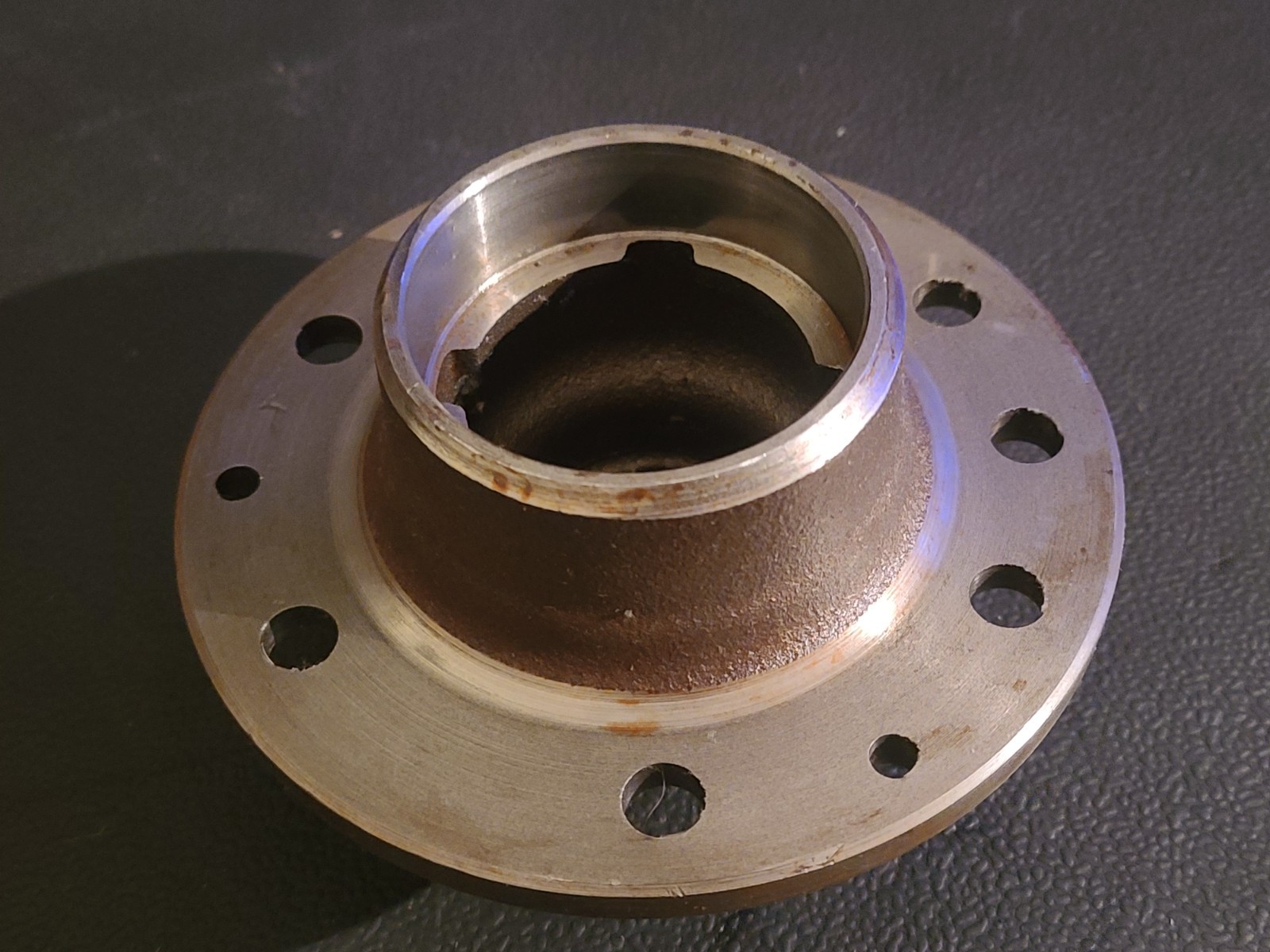 GENUINE OEM GM Front Wheel Hub Assembly Part #3761137 Group No. 6.307 Chevrolet