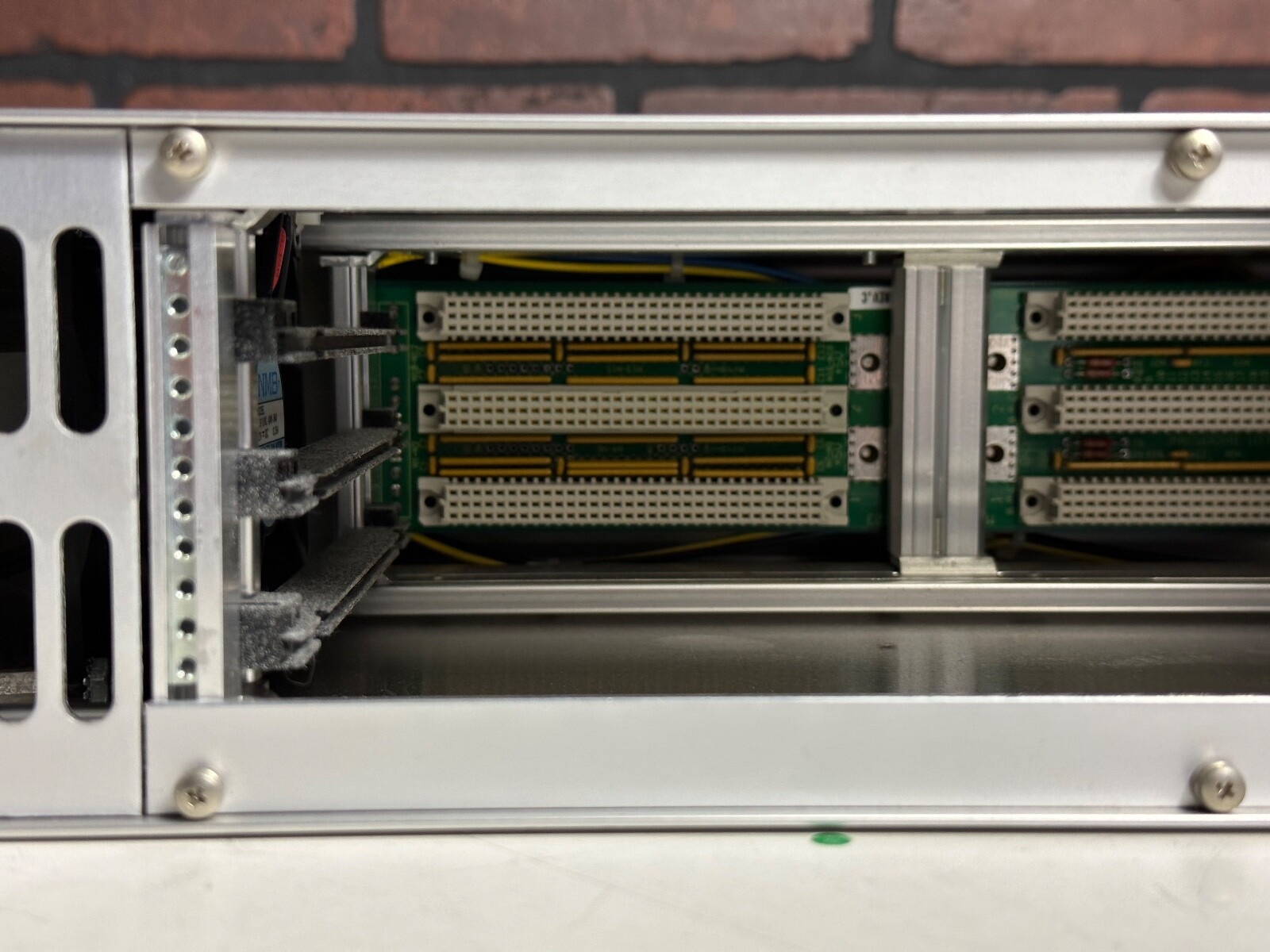 ELMA Rack-Mount 3-Slot VME Chassis w/ HD Provision 14V-0216-RDH03J12D-P150