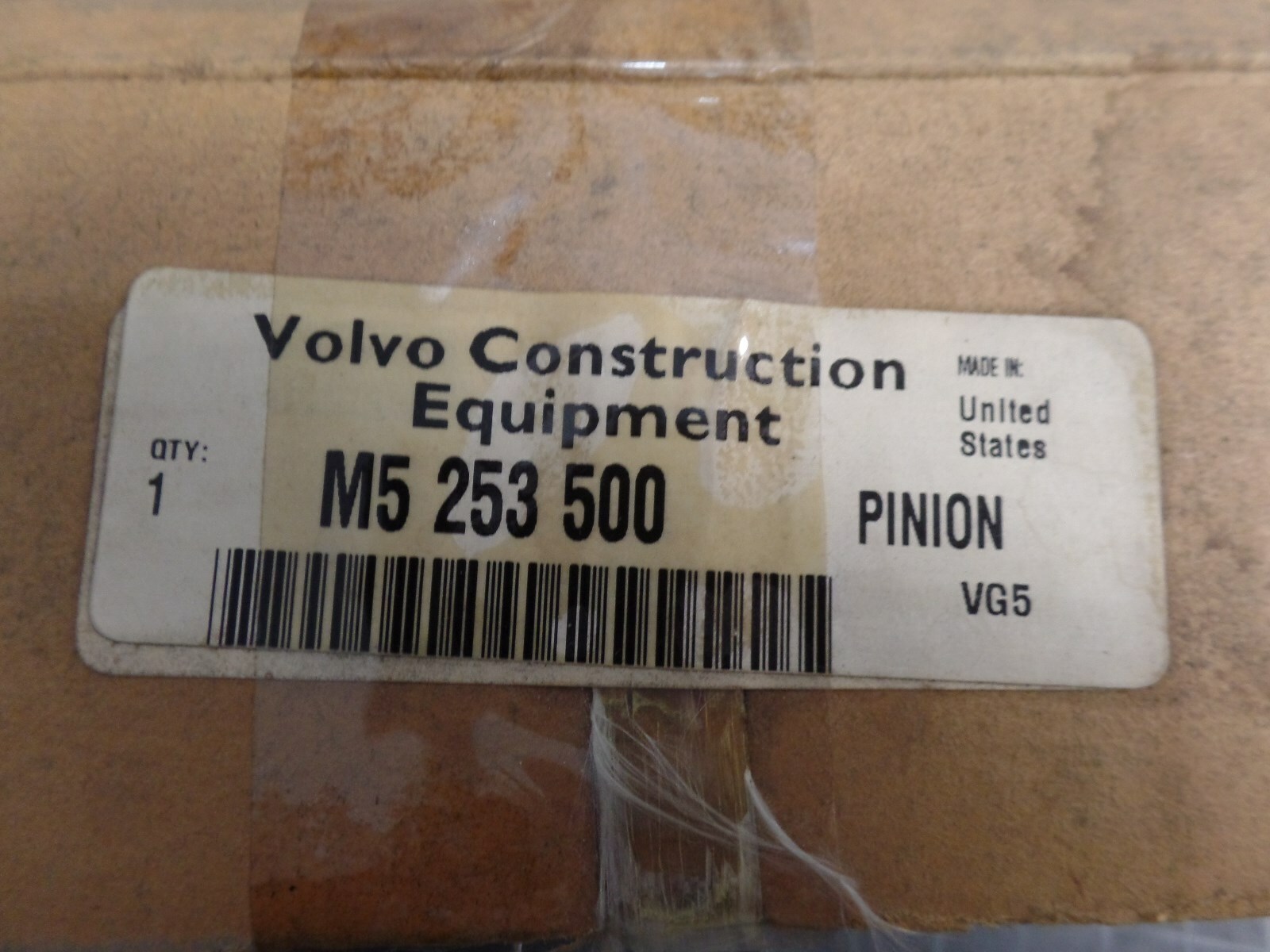 VOLVO PINION M5 253 500, VOLVO CONSTRUCTION EQUIPMENT M5253500, N.O.S.