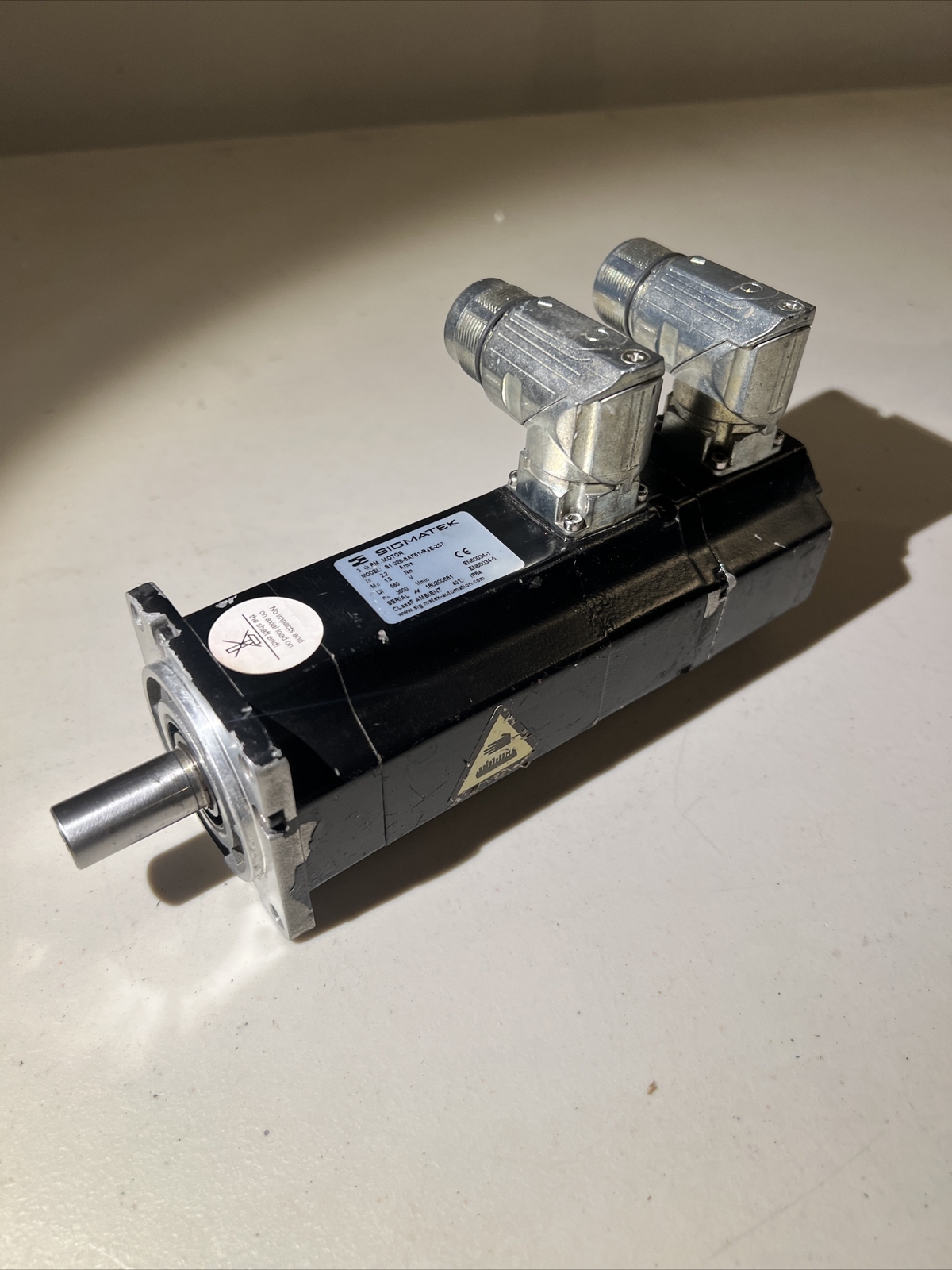 Sigmatek S1 026-8AF61-R4E-Z57 Servo Motor FOR PARTS OR REPAIR – SHIPS FROM USA