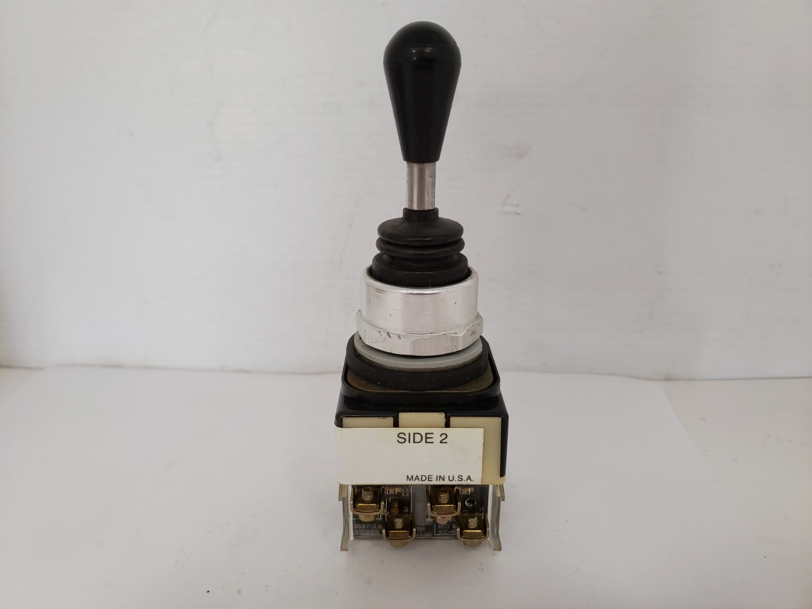 ALLEN BRADLEY 800T-T4T8AAXX TOGGLE SWITCH 4-WAY SPRING RETURN 2NO 2NC SERIES T