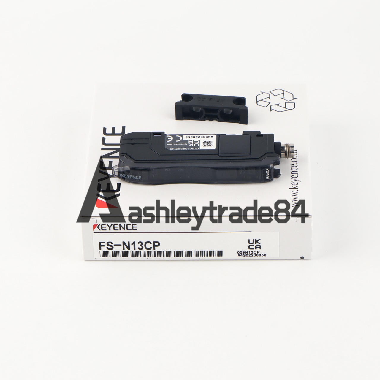 ONE NEW KEYENCE FS-N13CP optical fiber amplifier