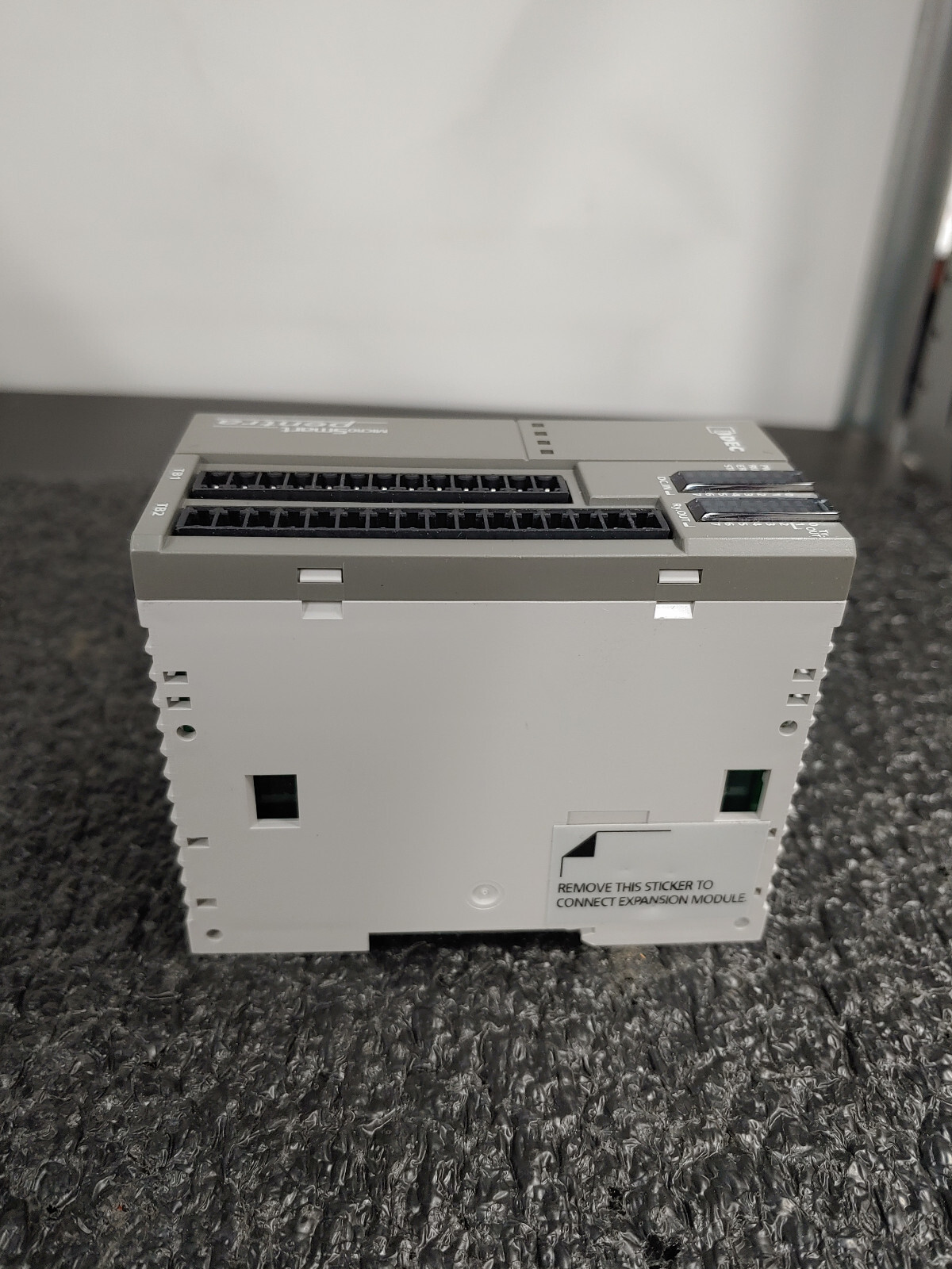 IDEC MICROSMART PENTRA FC5A-D16RS1 PLC 16I/O CPU Relay/Src Output Module