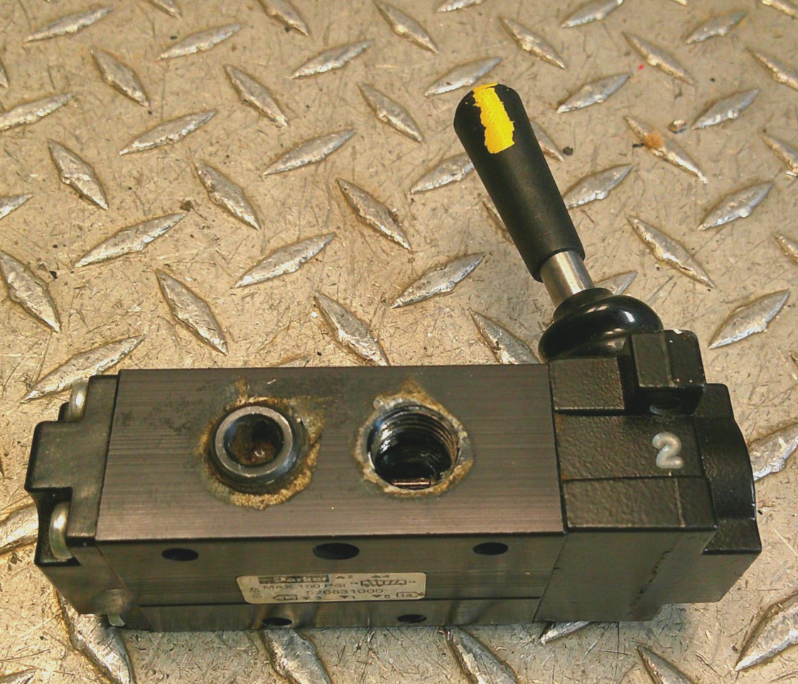 Parker Schrader Bellows 4-Way Manual Air Control Valve 520831000 / 150 psi