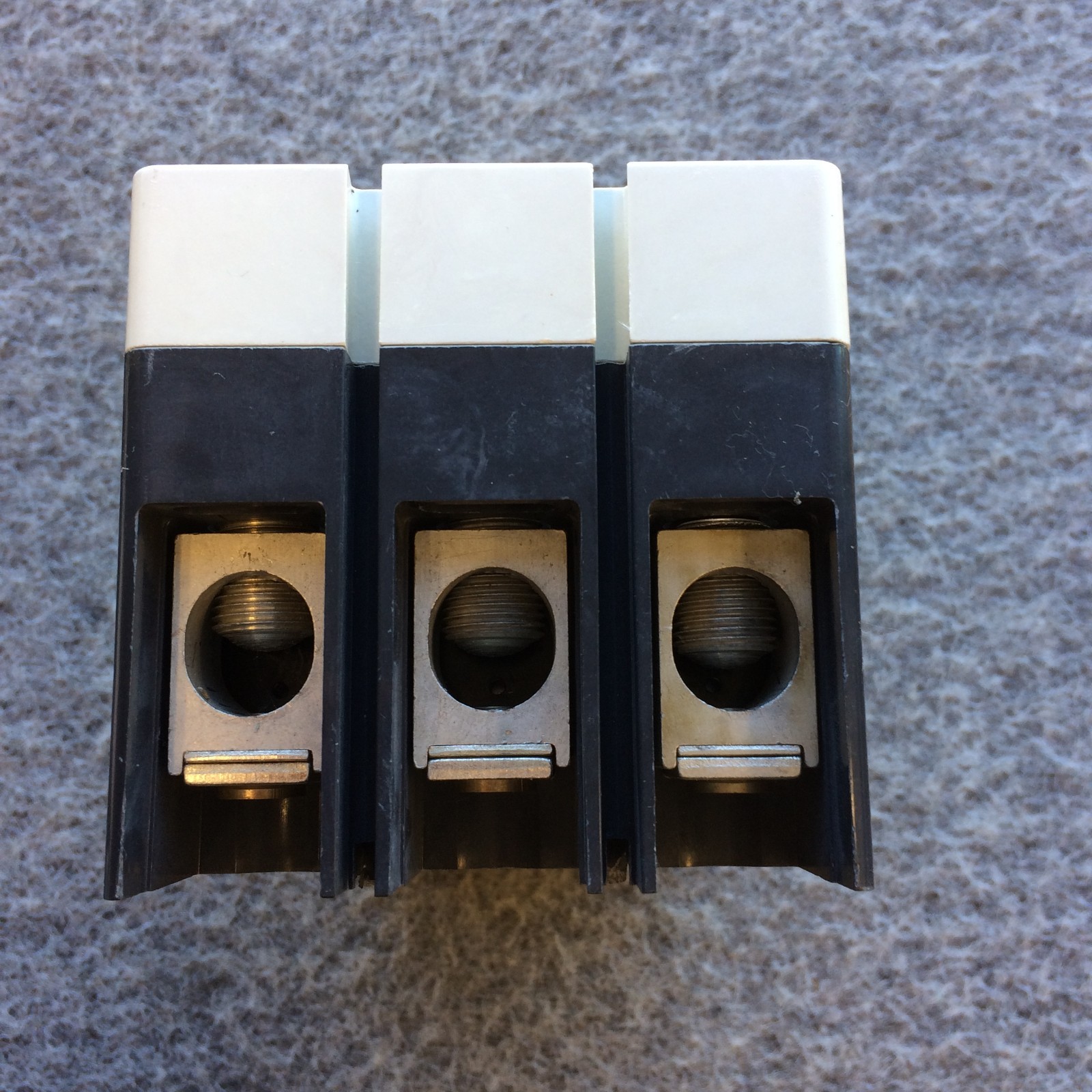 NEW TAKEOUT – Westinghouse JD3250K SER C 250 A 3P MOLDED CASE BREAKER SHIP FAST