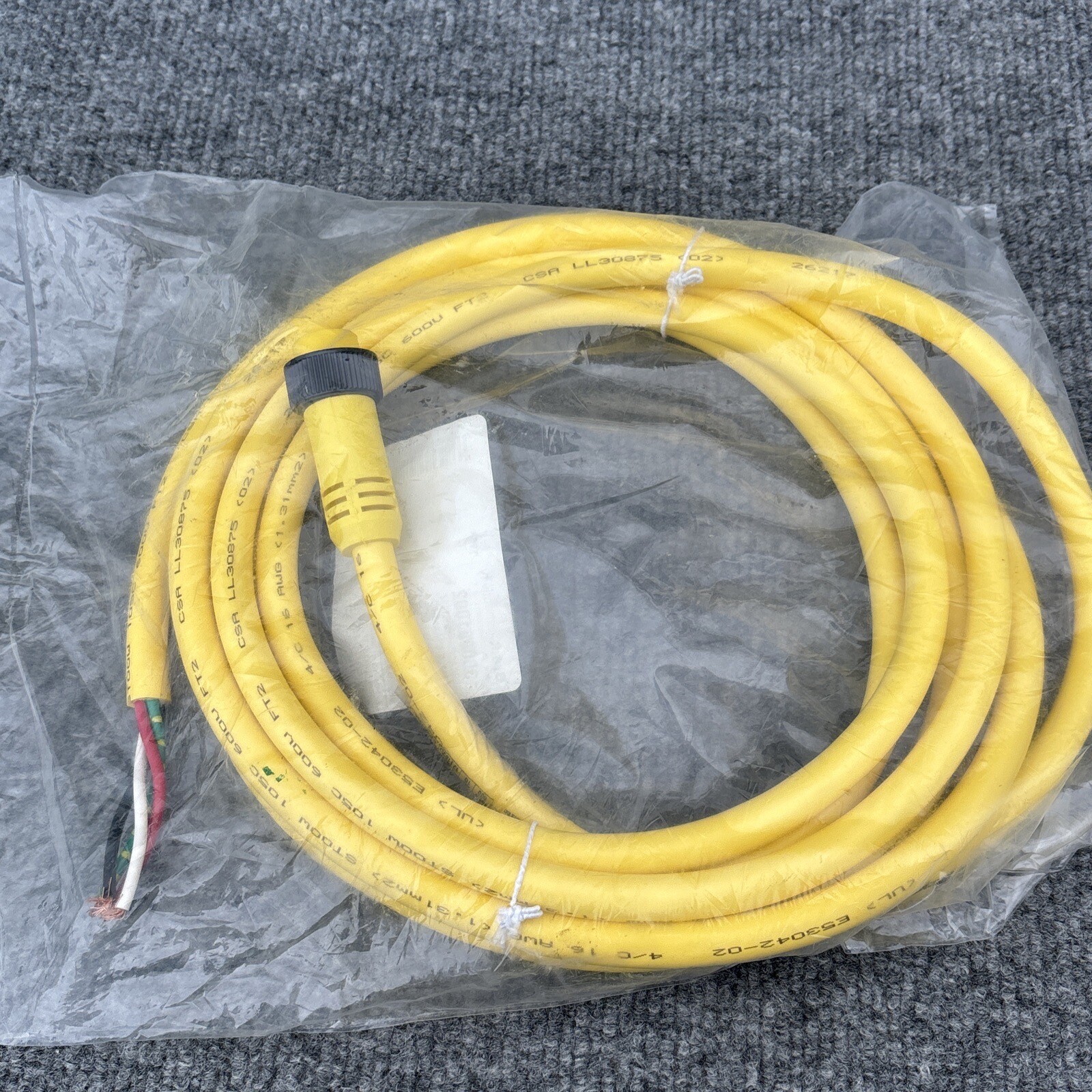 Woodhead 1300061002 Brad connectivity Male Straight cor set 4p 12′ 16/4awg pvc