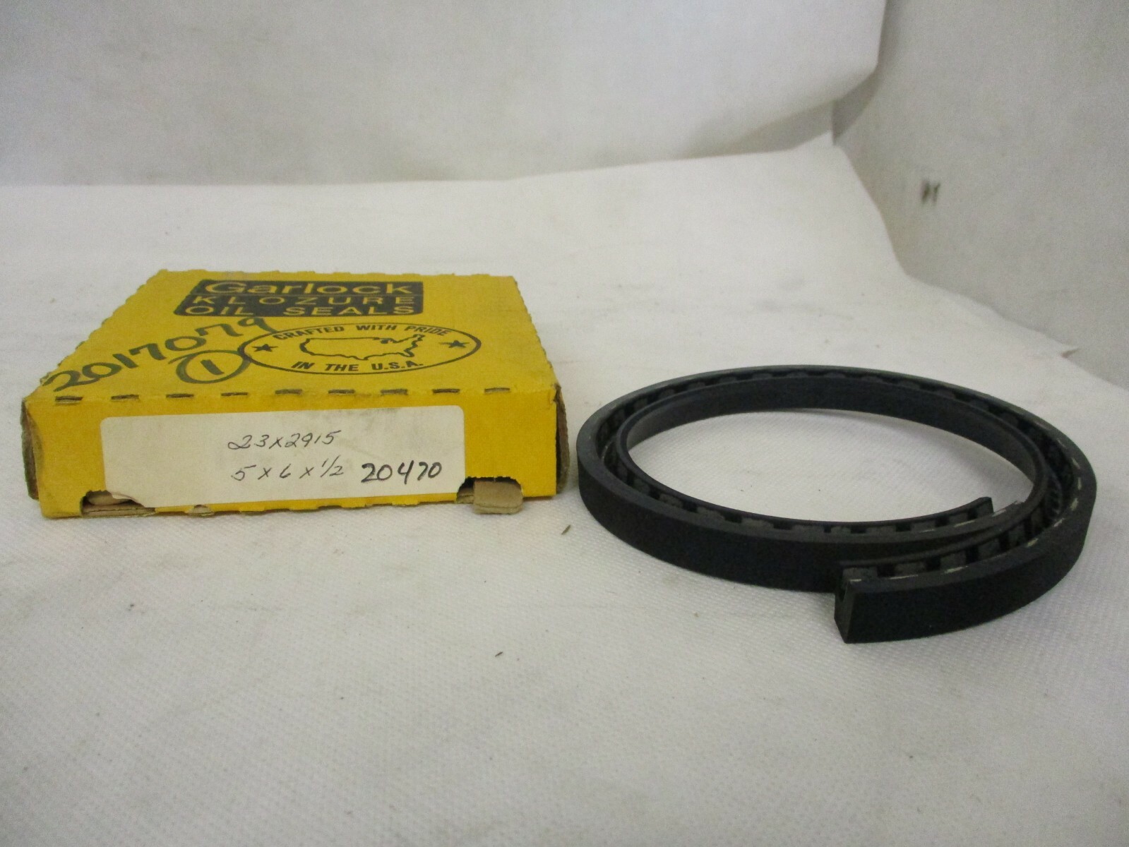 NEW GARLOCK/KLOZURE 23X2915 OIL SEAL