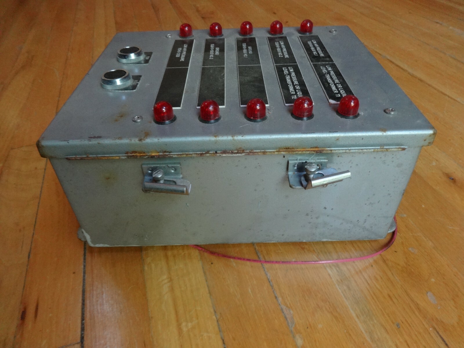 VISI CON INC LOW AIR PRESSURE CONTROLLER IN WATER PROOF JIC BOX 10X8X5 USED