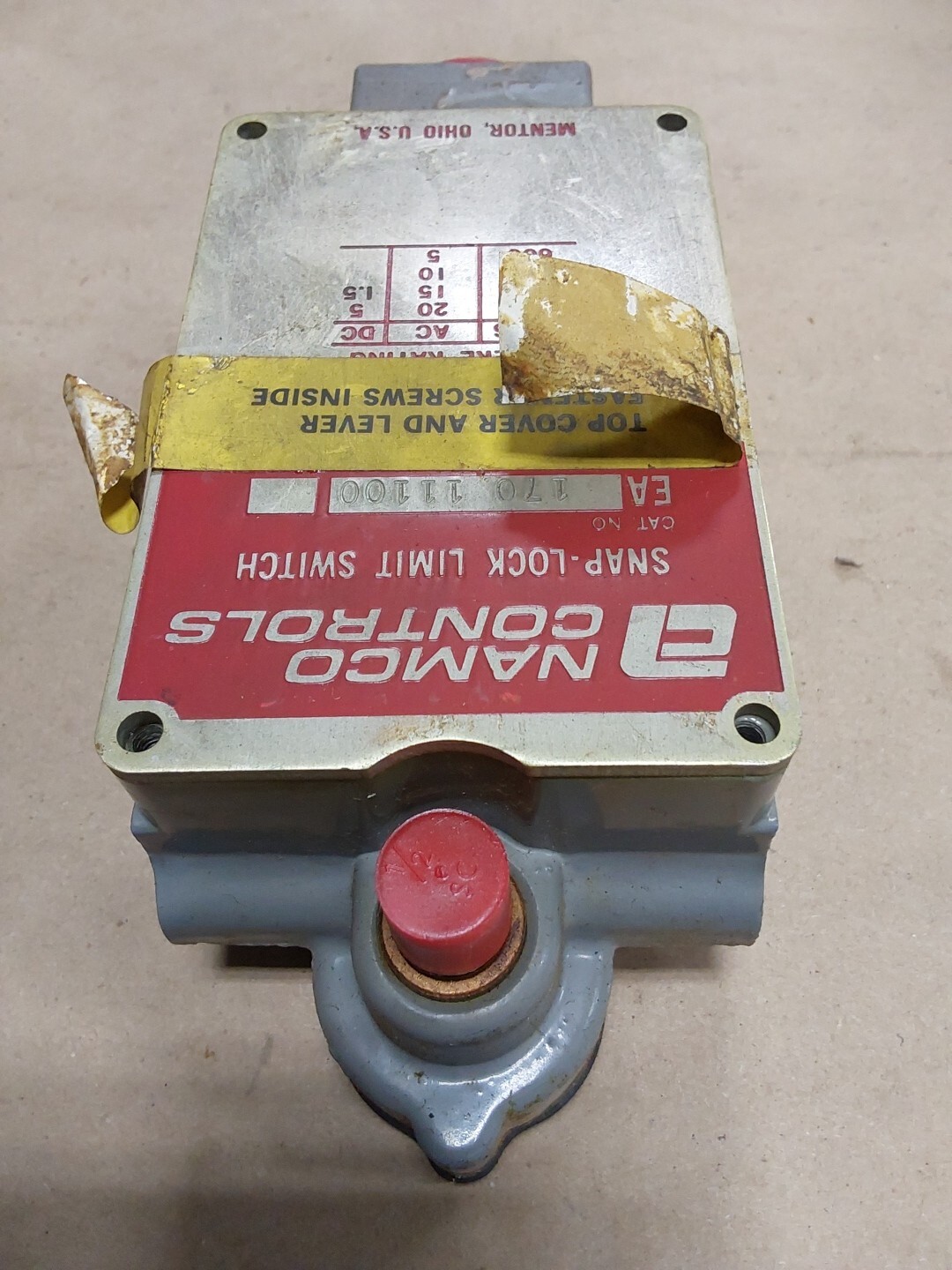 NAMCO EA170-11100 SNAP-LOCK LIMIT SWITCH NOS