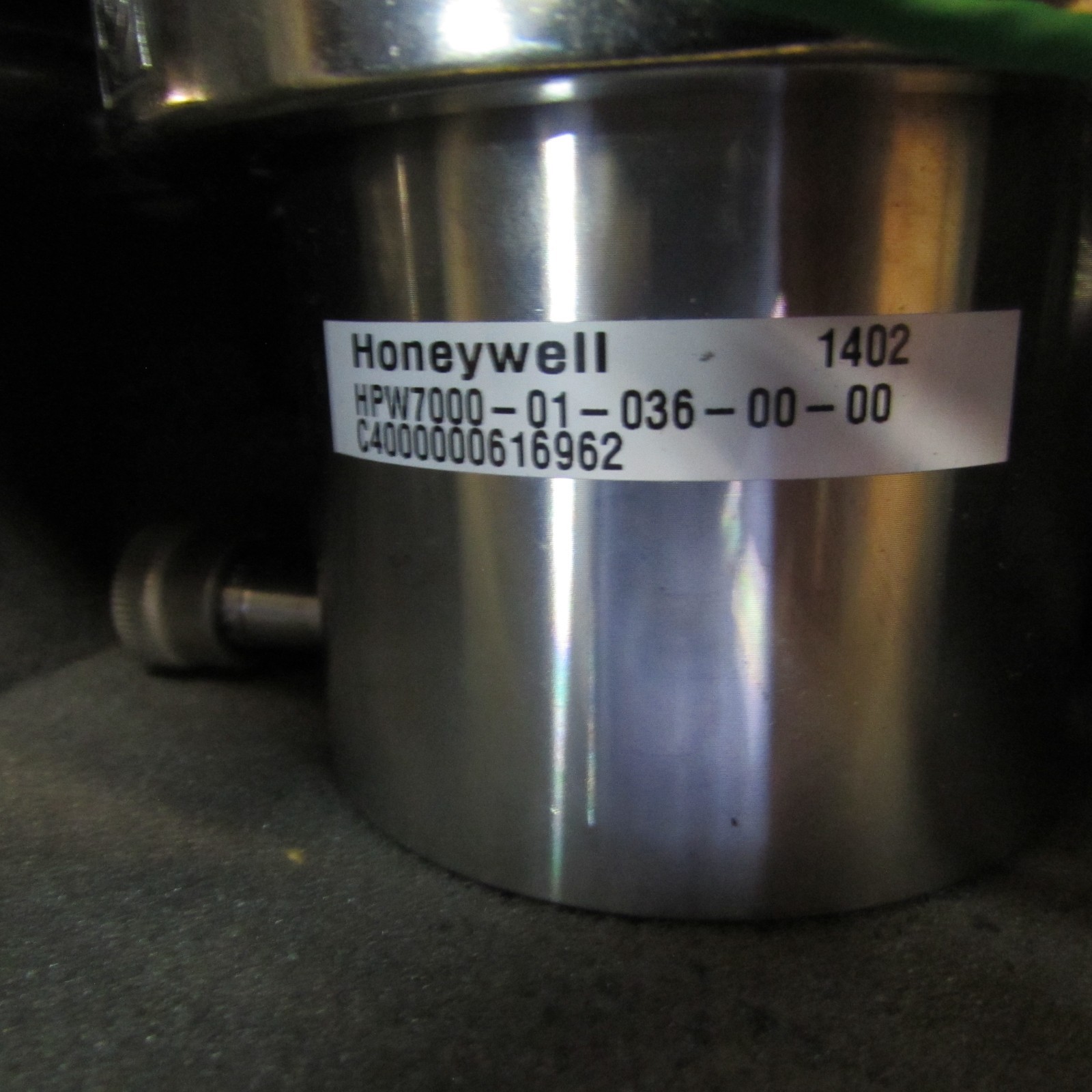 NEW! Honeywell HPW7000-01-036-00-00, High Purity pH Flow Measurement Chamber,NIB