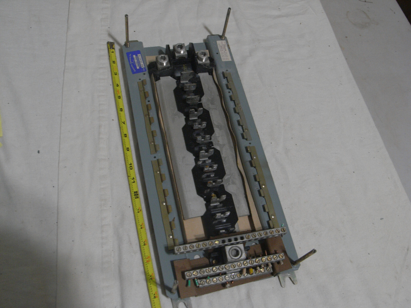 3×4 ITE 200A 3 Phase buss bar panelboard AV764270 for box EQ424B 19 1/4″x7 3/4″