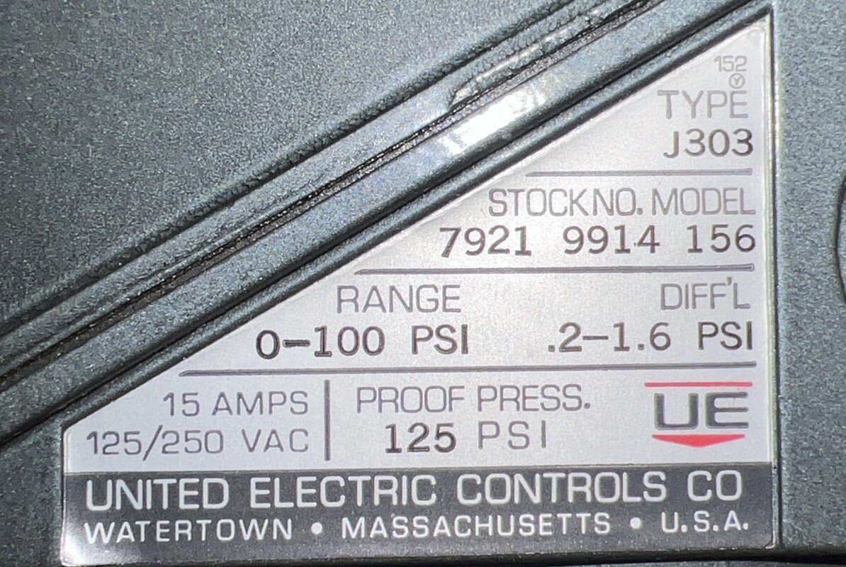 UE UNITED ELECTRIC J303 7921 9914 156 PRESSURE SWITCH NEW