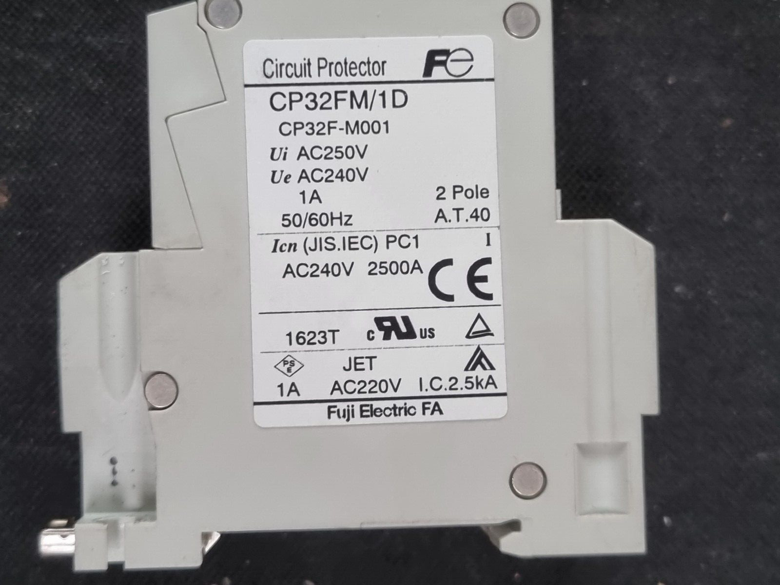 FUJI ELECTRIC CP32FM CP32FM/1D CP32F-M001 1A CIRCUIT BREAKER (R1S9.8B1)
