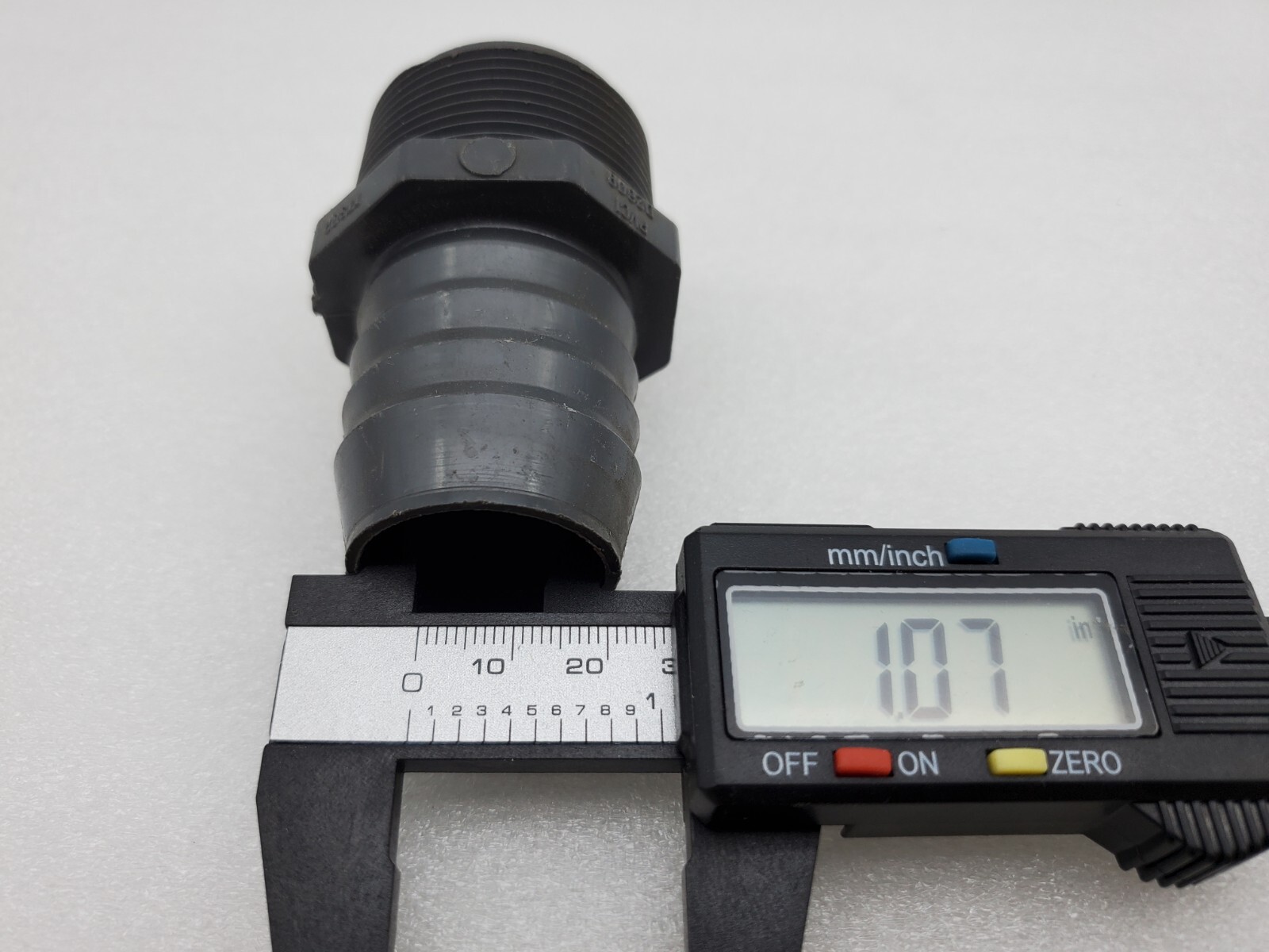 Spears Gray Straight Insert Adapter 1-1/4″ Thread to Barb 1″ID (1-1/2″OD) TT302