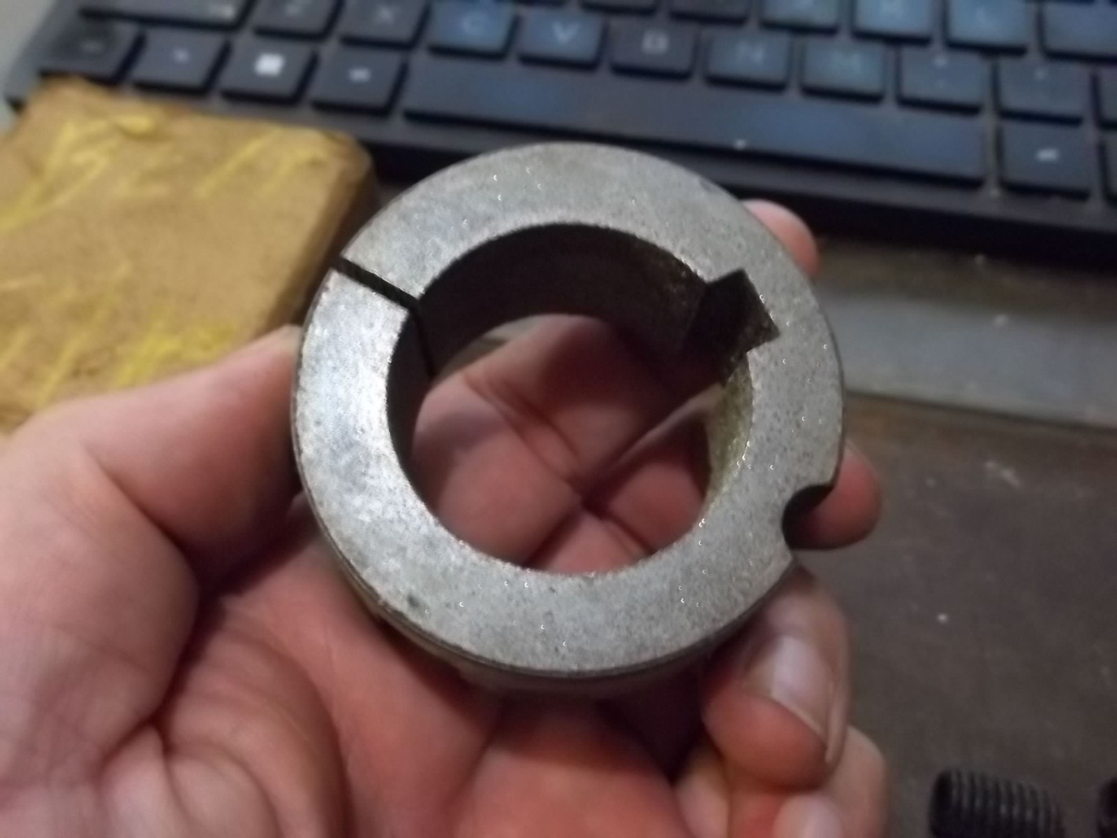 NIB DODGE 117085 1610 X 1-3/8 KW TAPER LOCK BUSHING (BIN190)