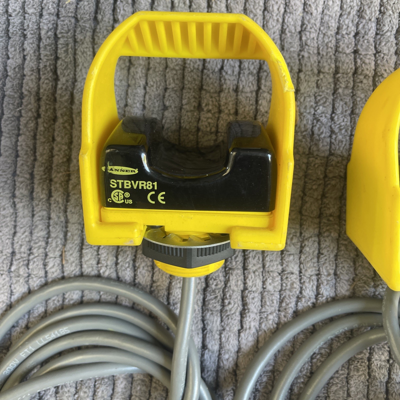 BANNER Sensing Device AT-FM-10K W/2x- STBVR81 TOUCH BUTTON #212275-L4