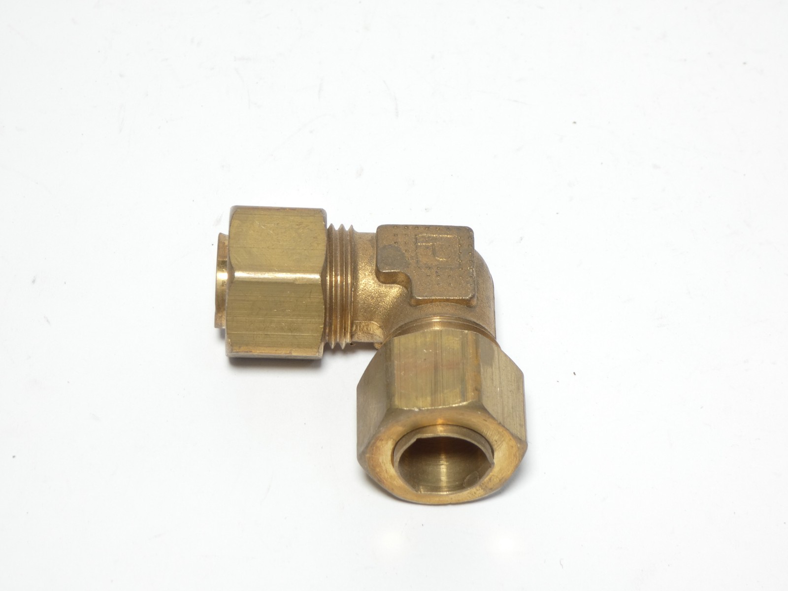 *Lot of 8* Parker Compression Brass Fitting 1/2″ Tube 90° Elbow