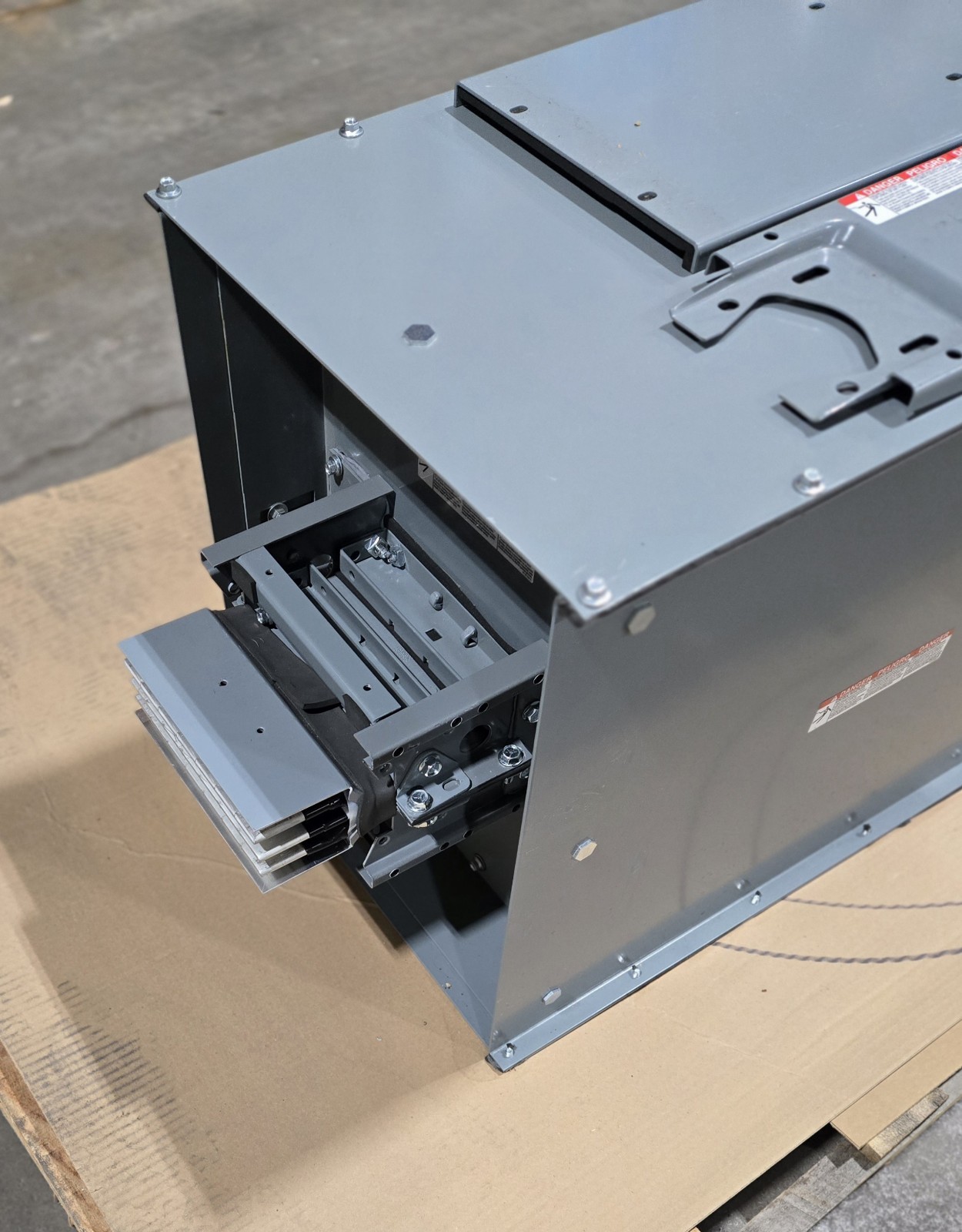 SQUARE D AFH2316GEJM I-LINE II BUSWAY TAP BOX/ FITTING. 1600A, 600V, 3P3W.