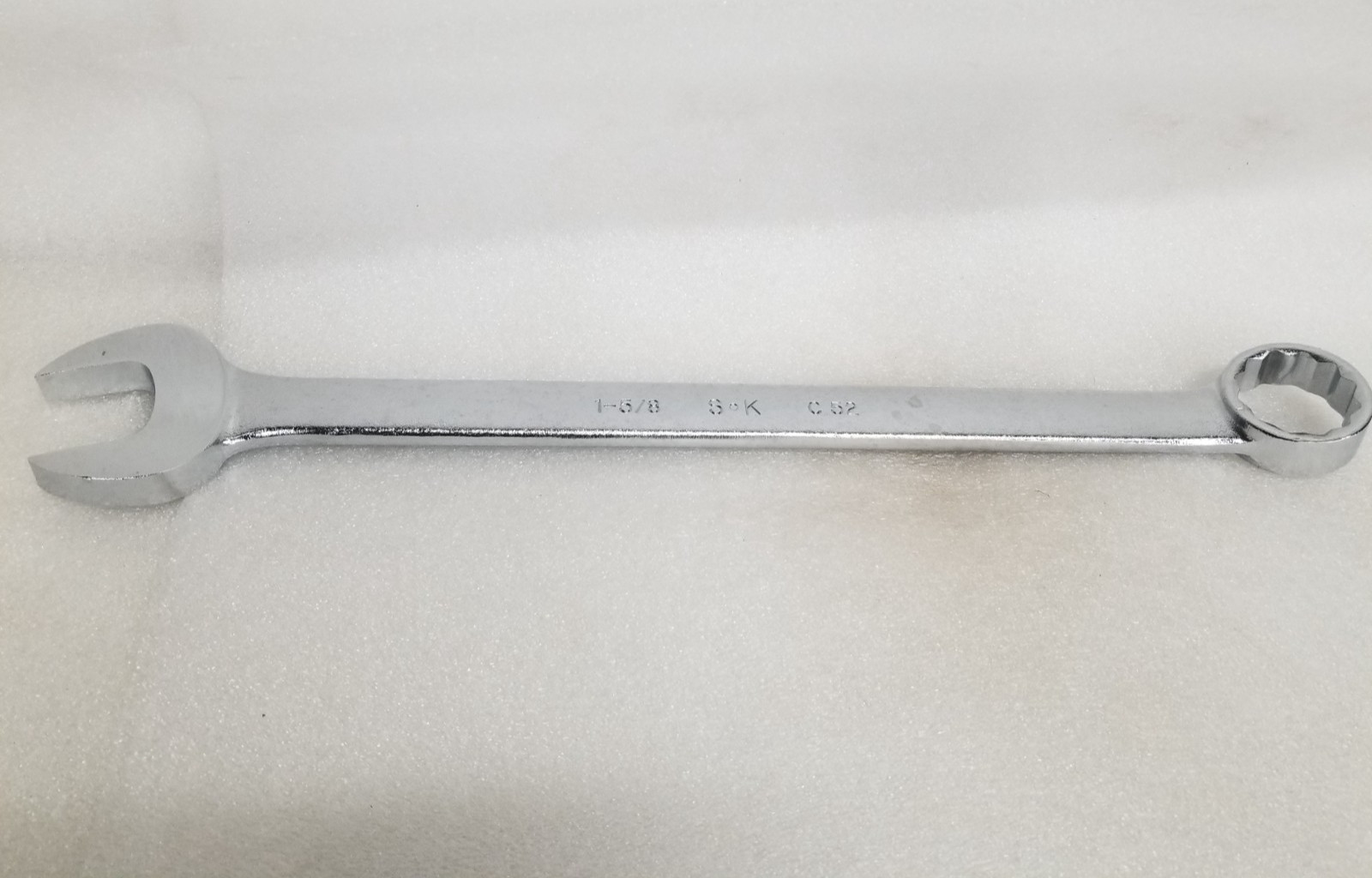 S-K Tools C52 Combination Wrench 1-5/8″ SurGrip 12-Point 21″-OAL Made in USA