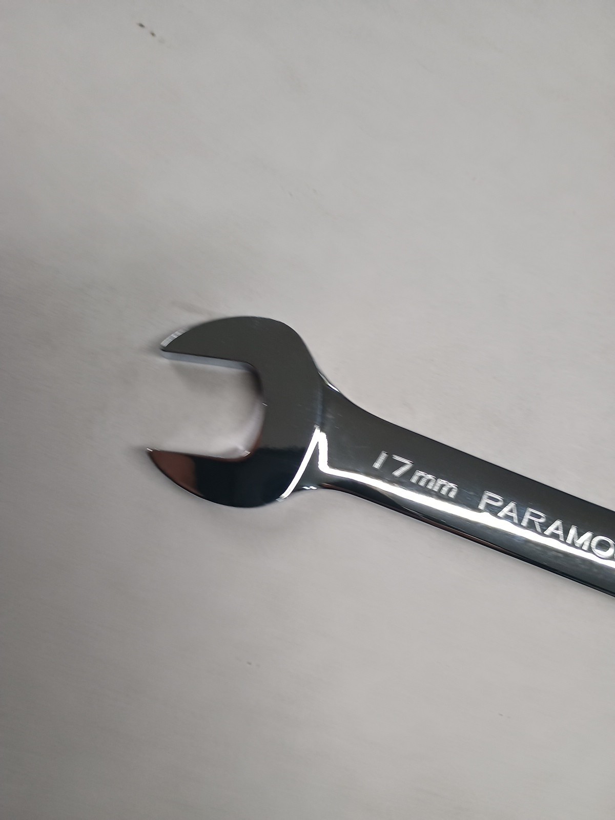 Paramount 17 mm LOCKING FLEX HEAD Ratcheting Combination Wrench Chrome