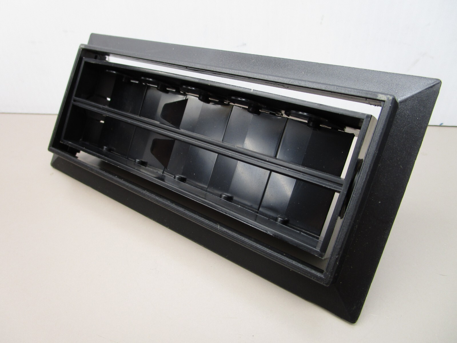 New Flyer Molded Products HVAC Vent Assembly Fits a 6-1/2″ x 2-3/4″ Hole