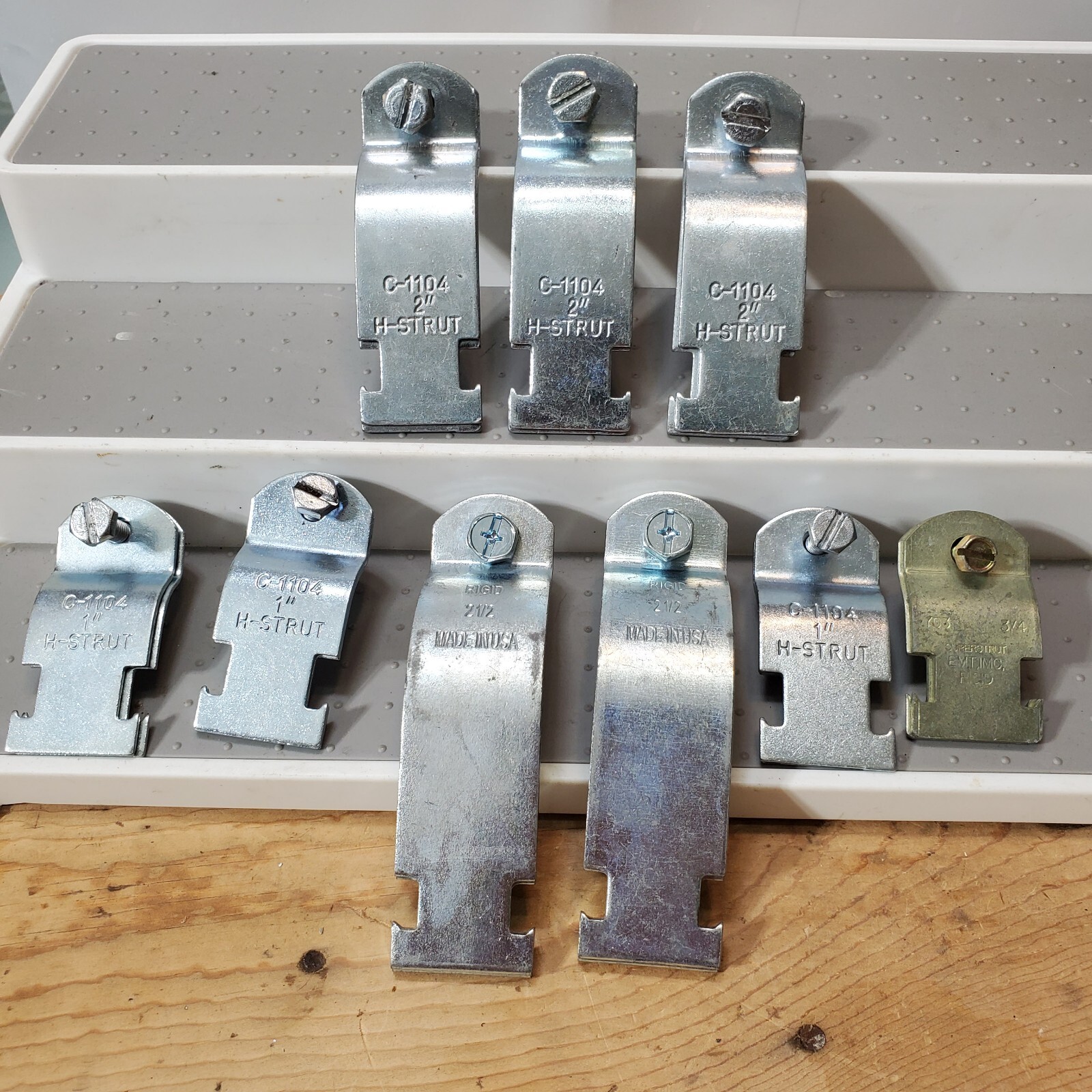 Mixed Lot Rigid Pipe Clamps 9 Steel Strut Clamps 3/4″ – 2.5″