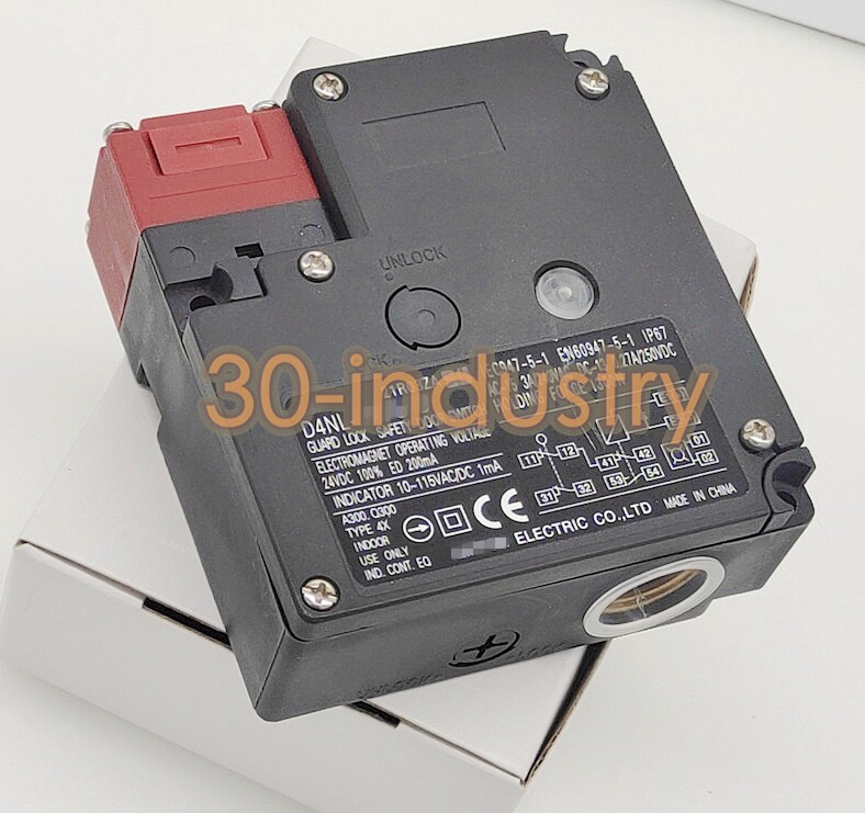 1PCS New For D4NL-2CFG-B-F Safety Door Switch