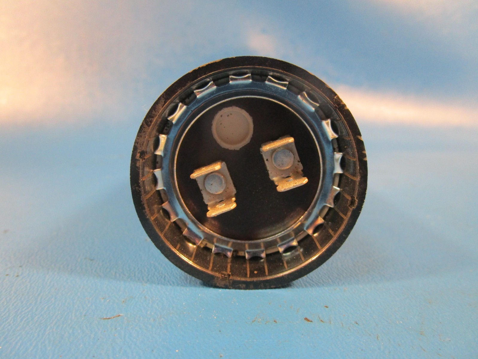 Dayton 2MDT9, Motor Start Capacitor, 400-480 MFD, Round