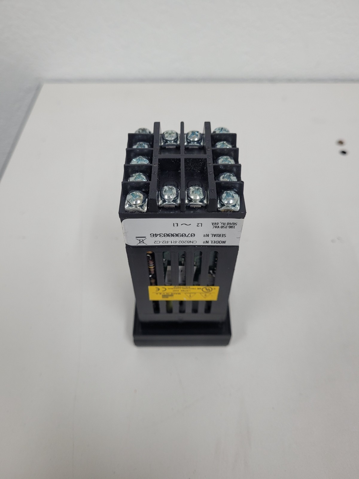 OMEGA ENGINEERING Temperature Controller CN8202-R1-R2-C2