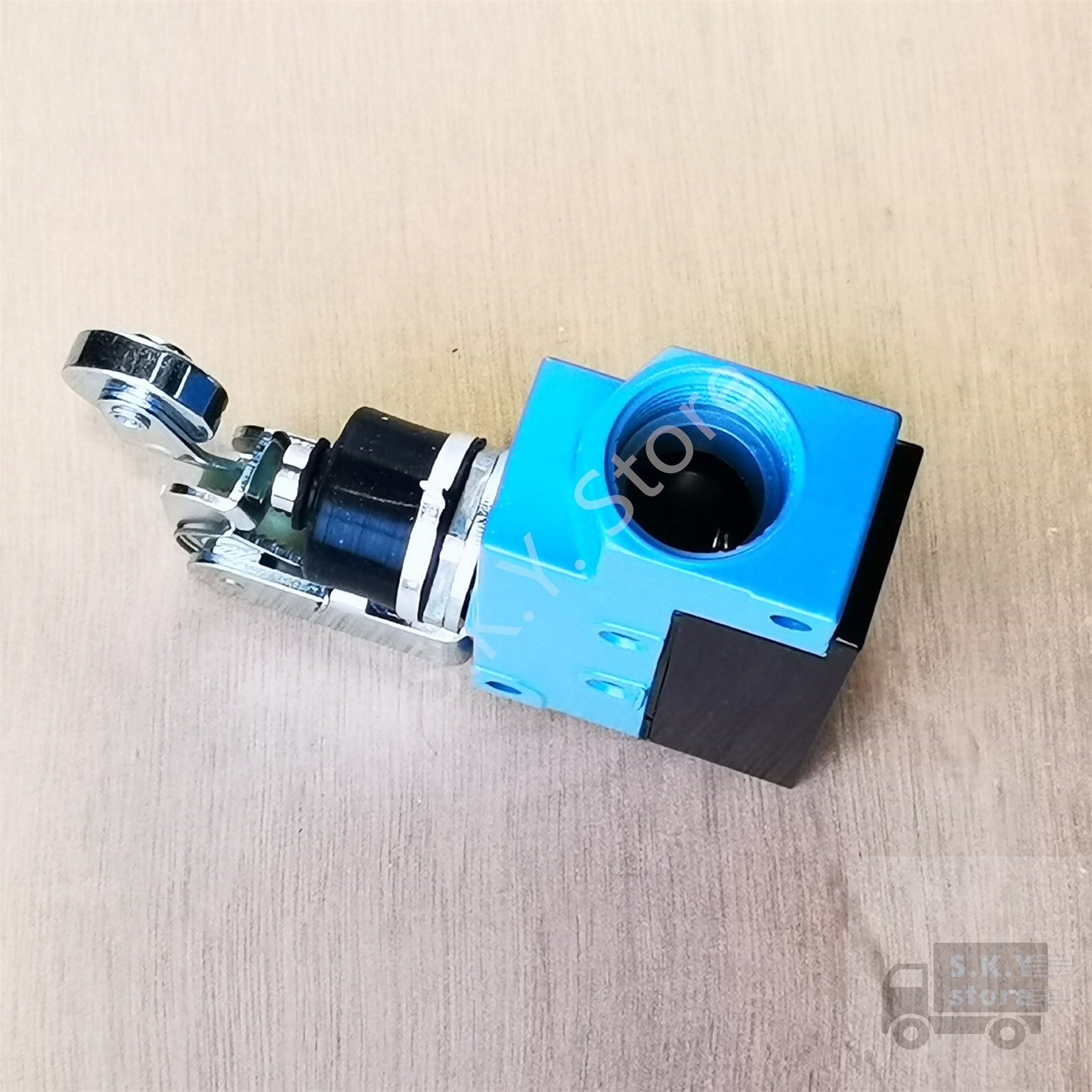 1 x NEW MICROSWITCH BZE6-2RN2 LIMIT SWITCH, for HONEYWELL BZE6 Series Switch