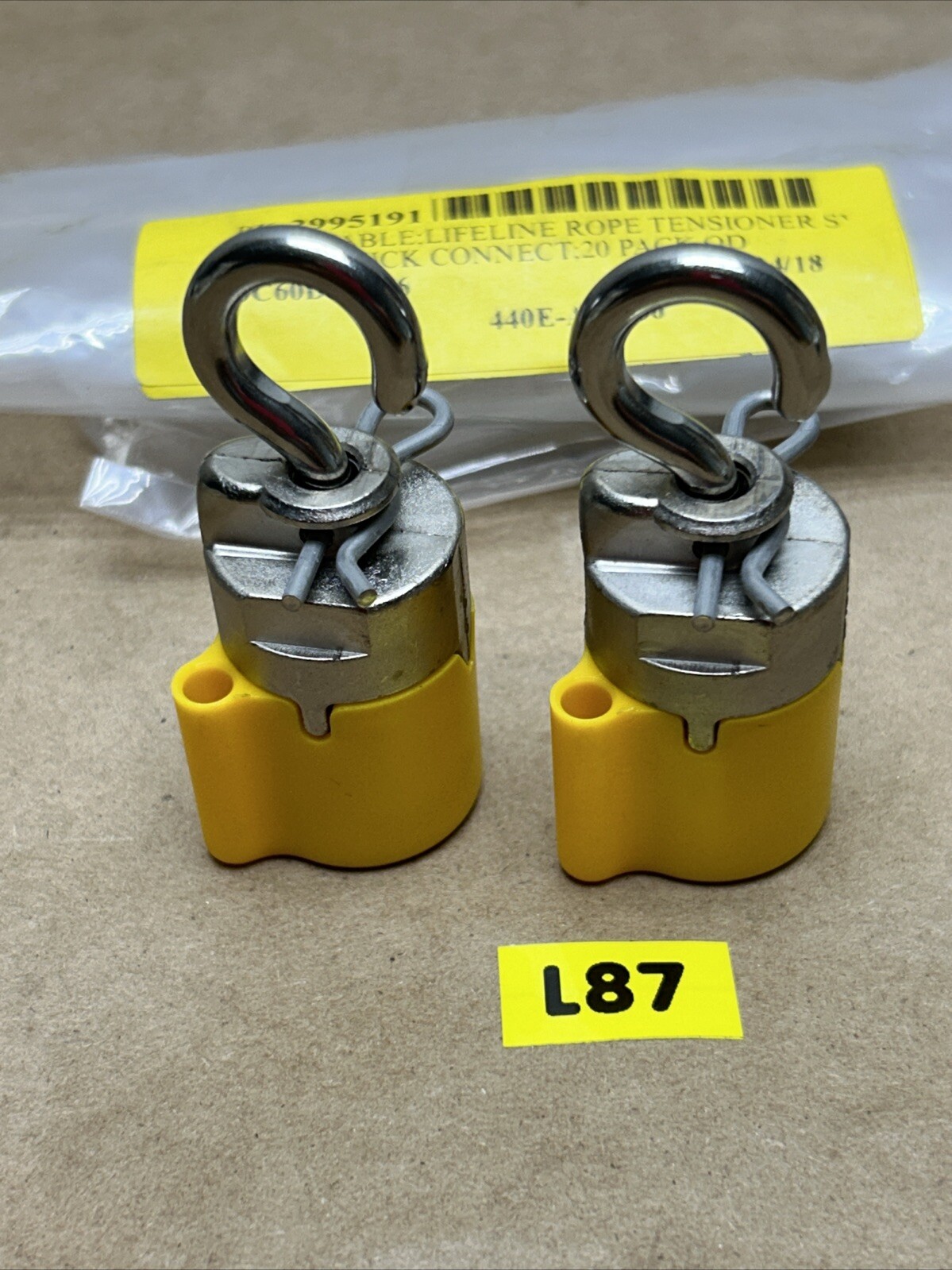 Lot of (2) NEW Guard Master Tensioner System Grippers 440E-A17106 NNB