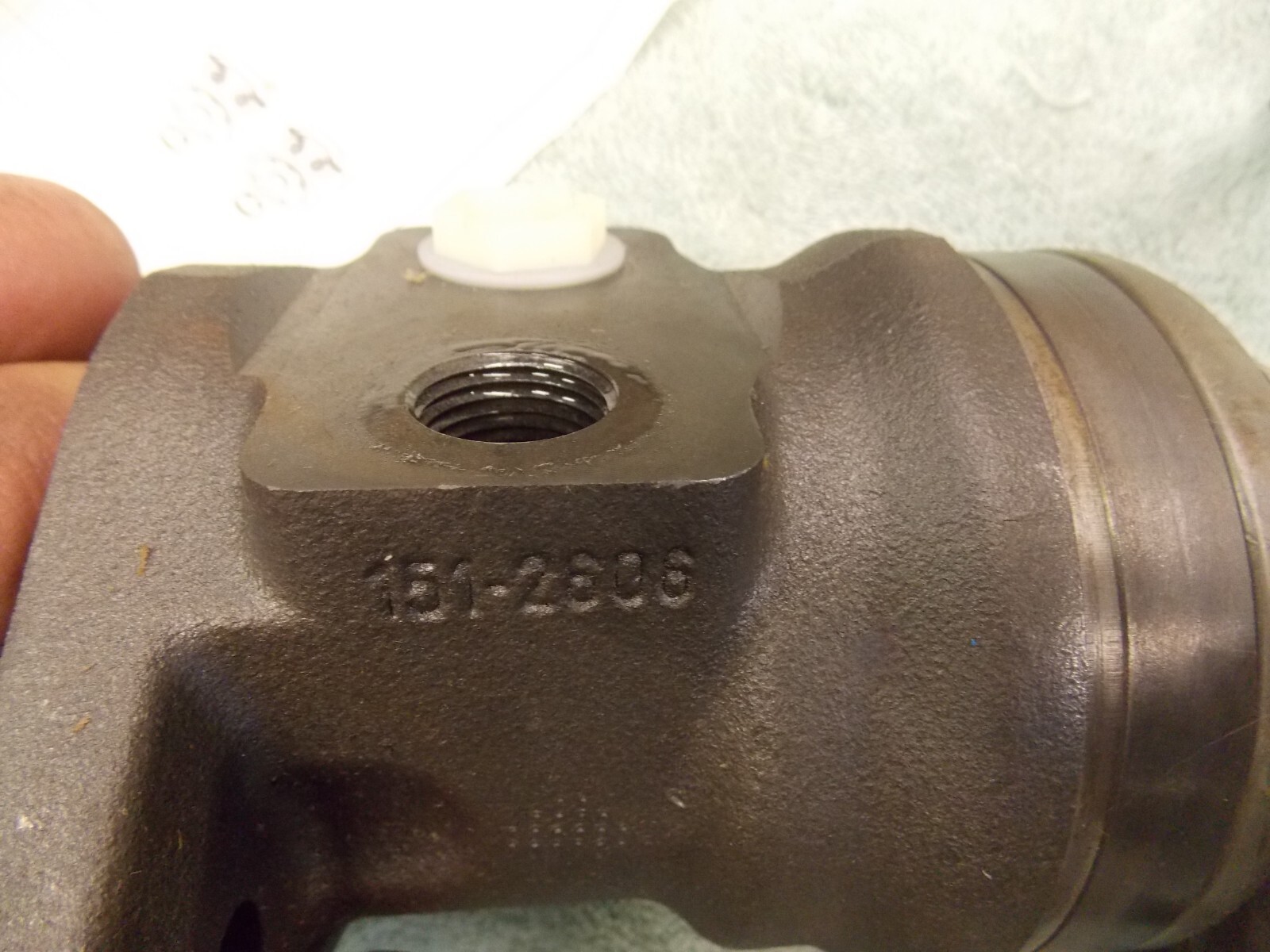 Danfoss N258 151-2383 Hydraulic Motor 1” Shaft Displace 4.9in3/r 2bolt Flange