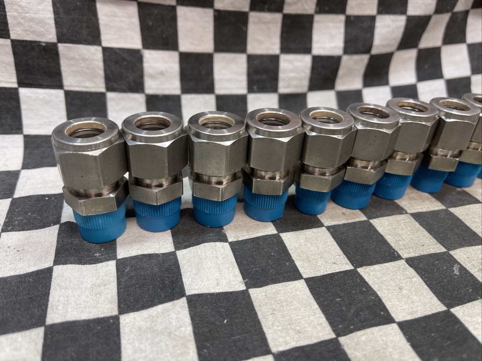 SWAGELOK SS-810-1-6, SS81016, Male Connector 1/2″ T, LOT OF 11 SHIPSAMEDAY#104P4