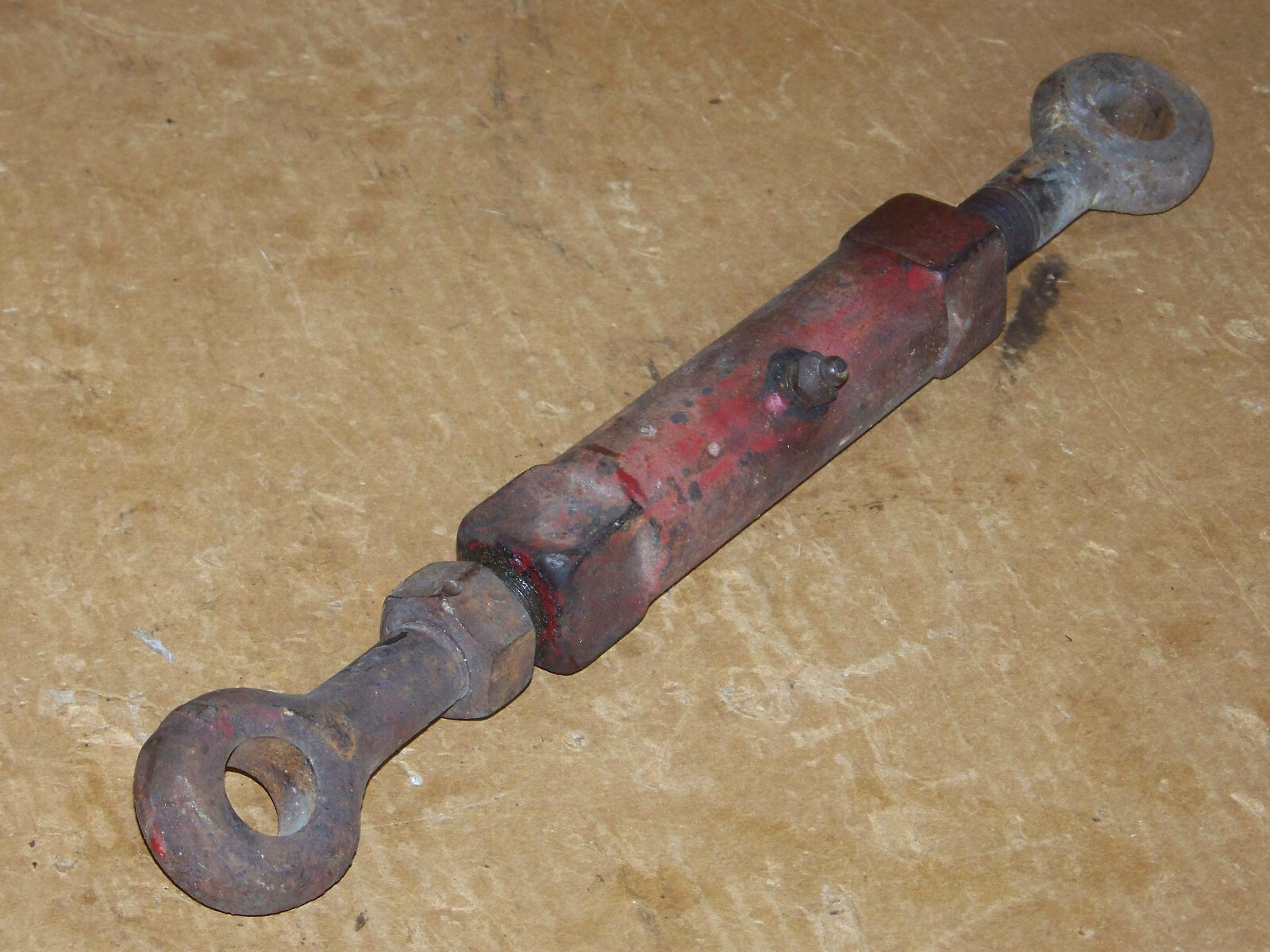 International IHC 1745B Garden Lawn Tractor 3pt Hitch Top Center Link Plow