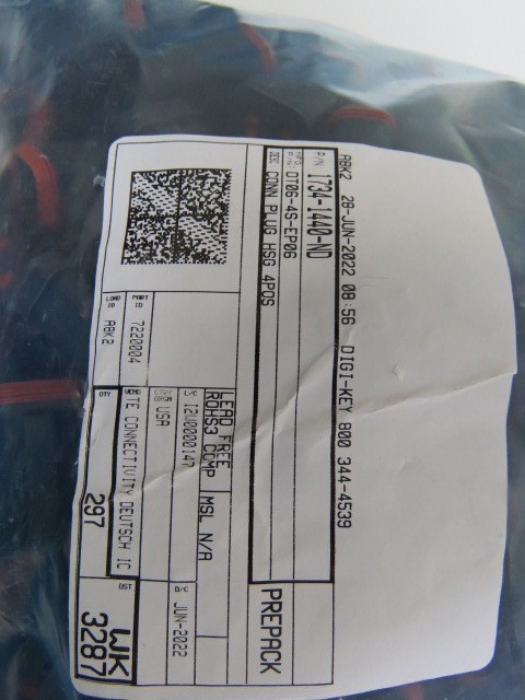 Deutsch DT06-4S-E004 Qty of 20 per Lot DT06-4S Plug Assembly