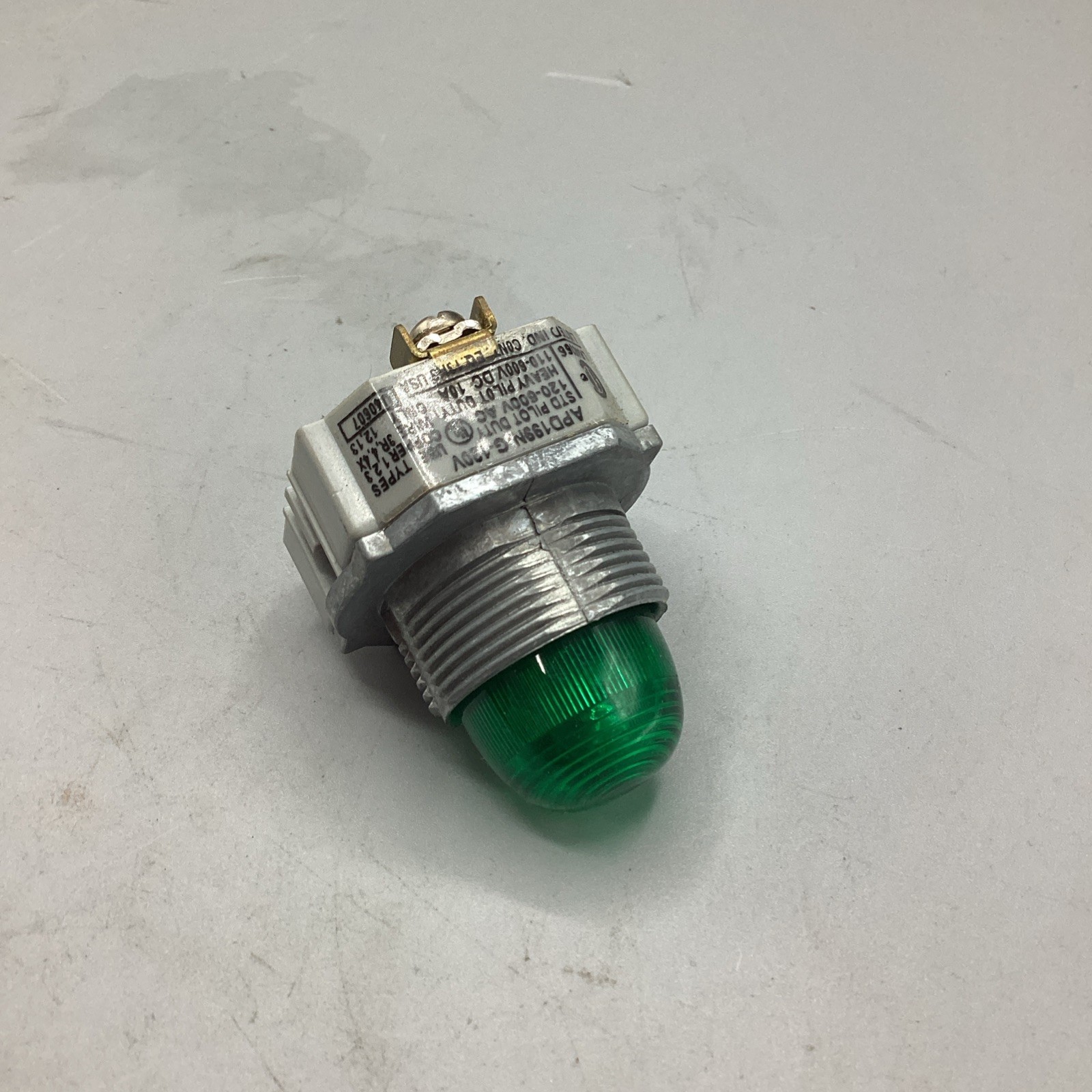 USED IDEC APD199N-G-120V Heavy Duty Green Indicator Pilot Light